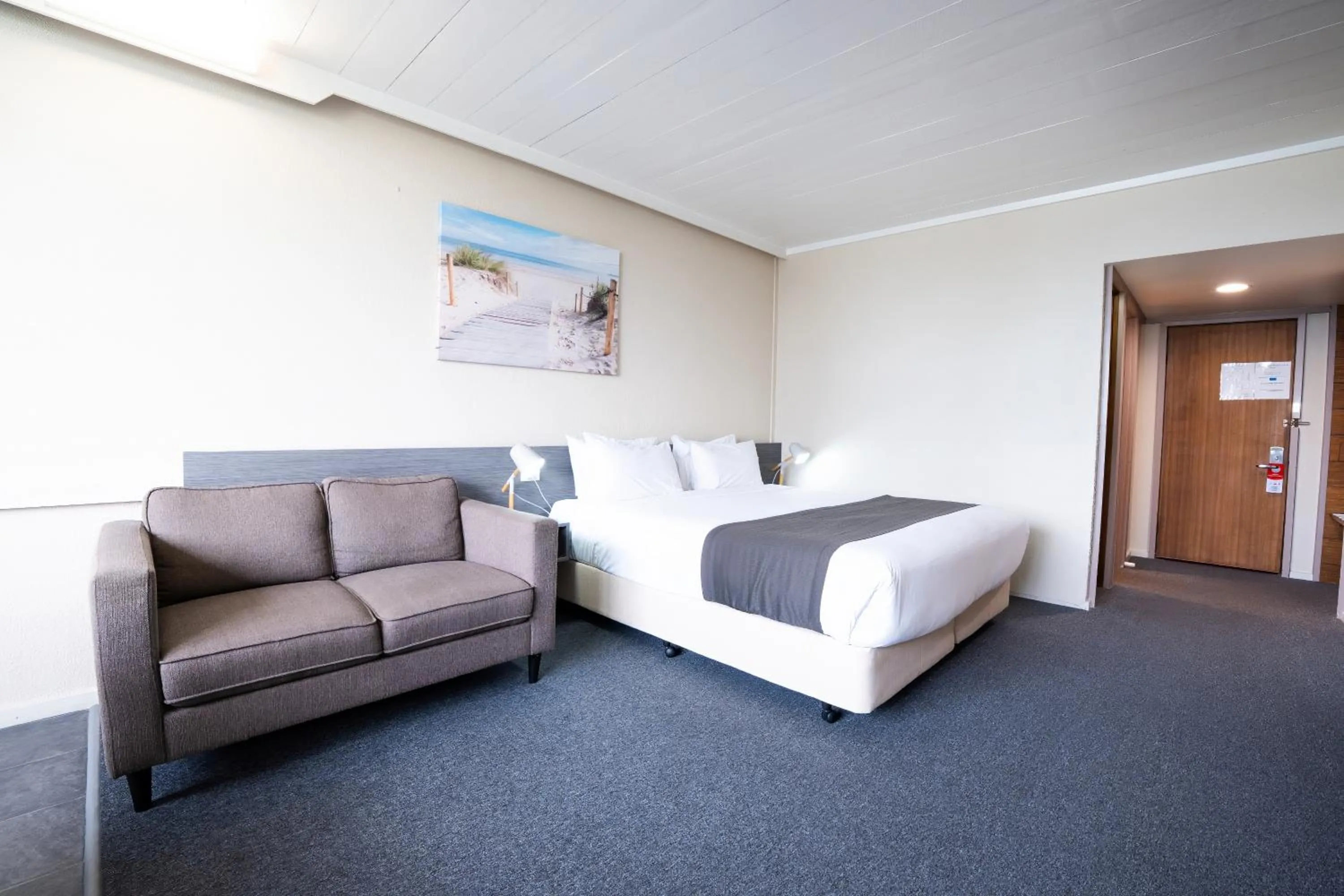 Bedroom, Bed in Bayside Hotel