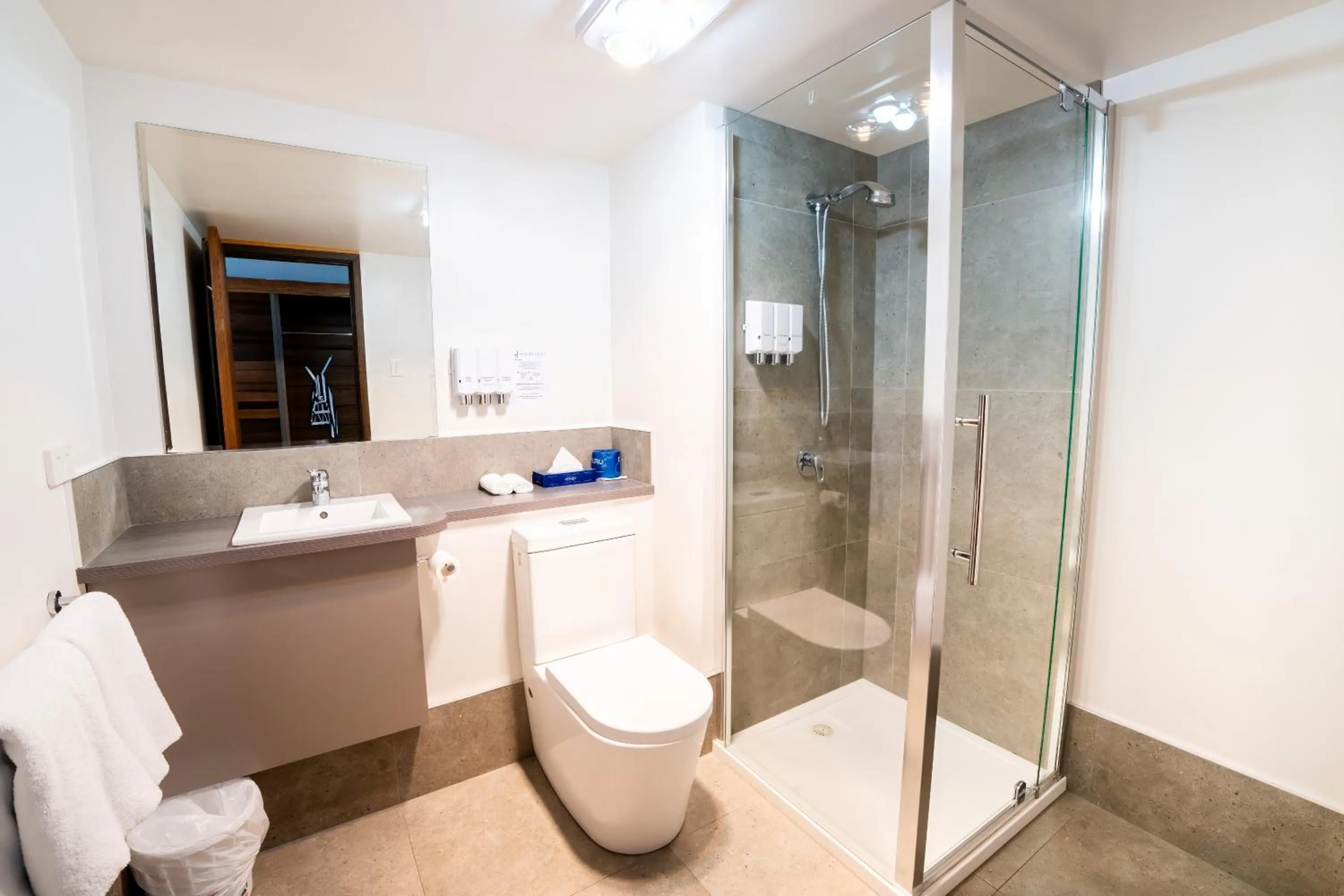 Shower in Bayside Hotel