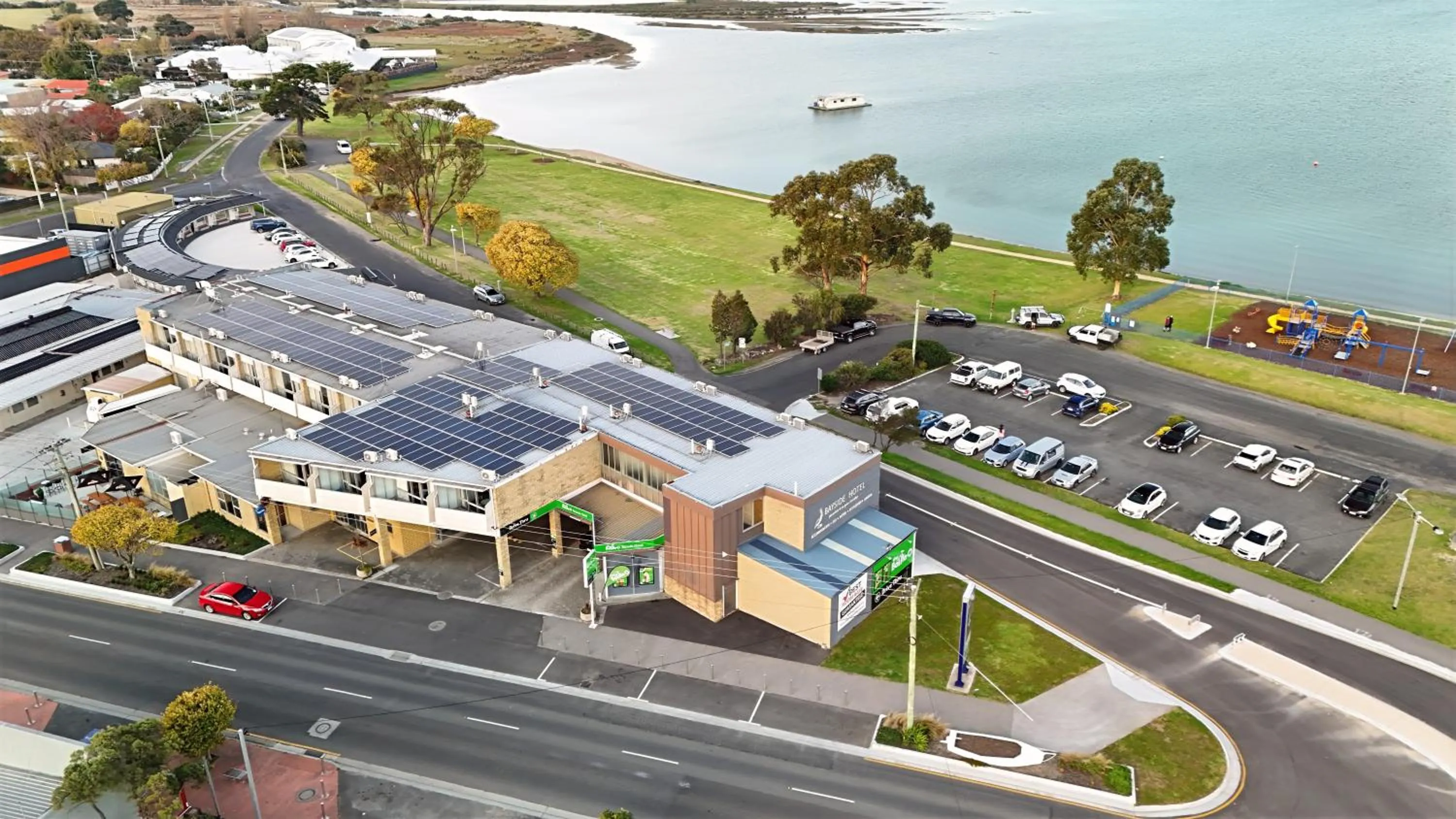 Property building in Bayside Hotel