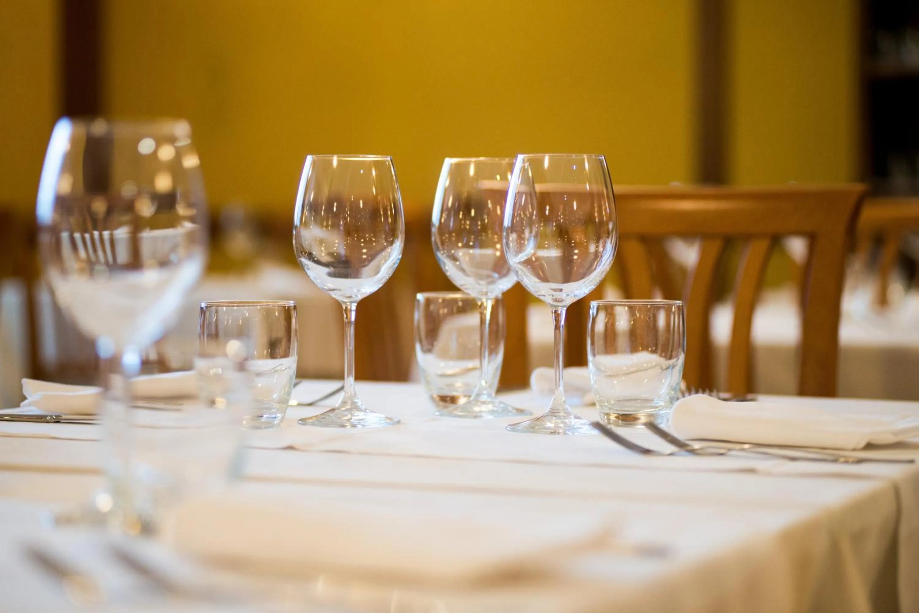 Restaurant/places to eat in Hotel The Brand