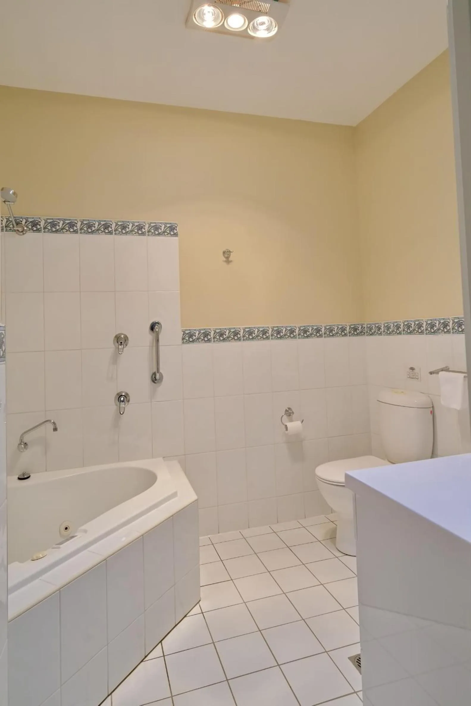 Bathroom in Tranquilles Bed & Breakfast