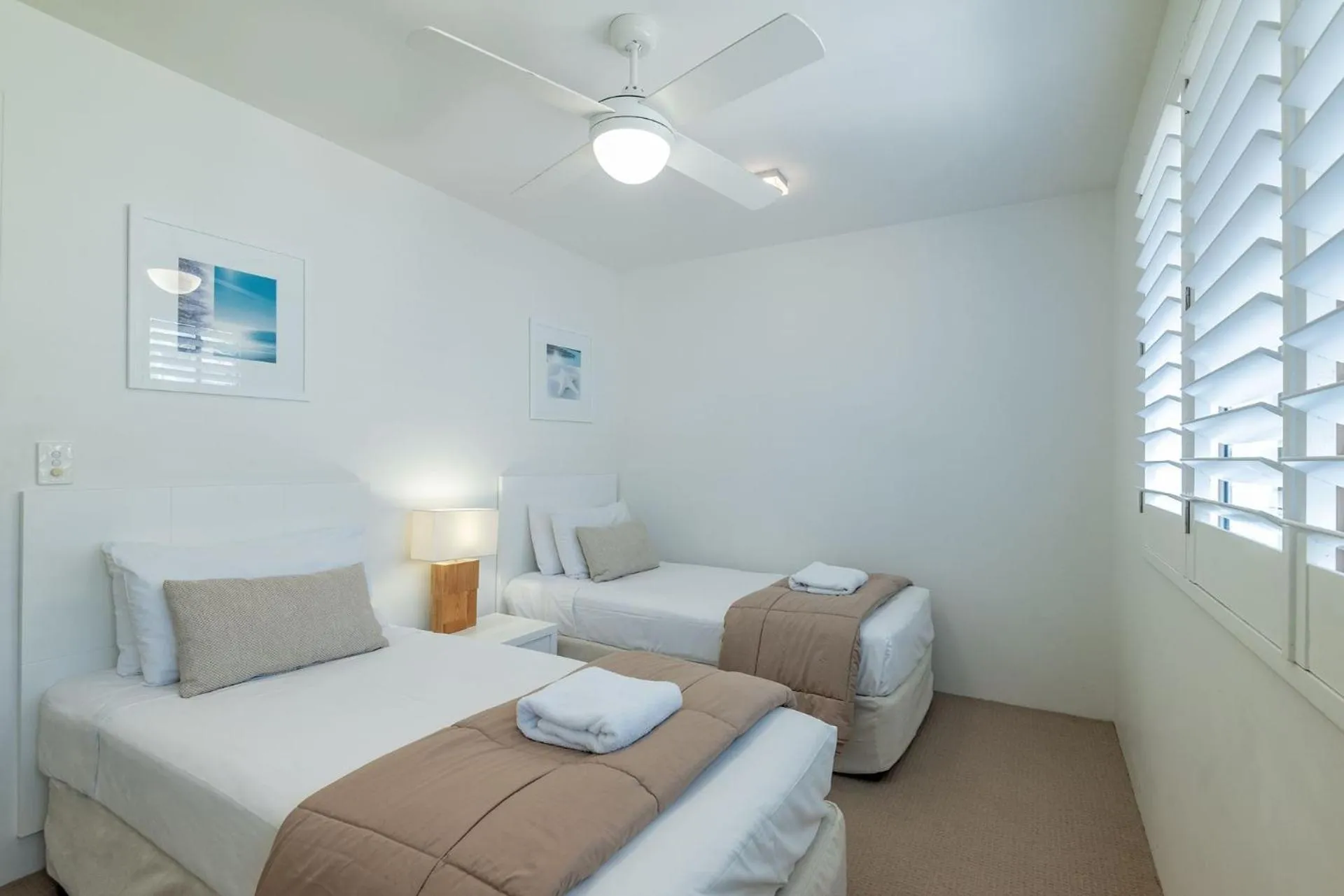 Bed in Munna Beach Apartments