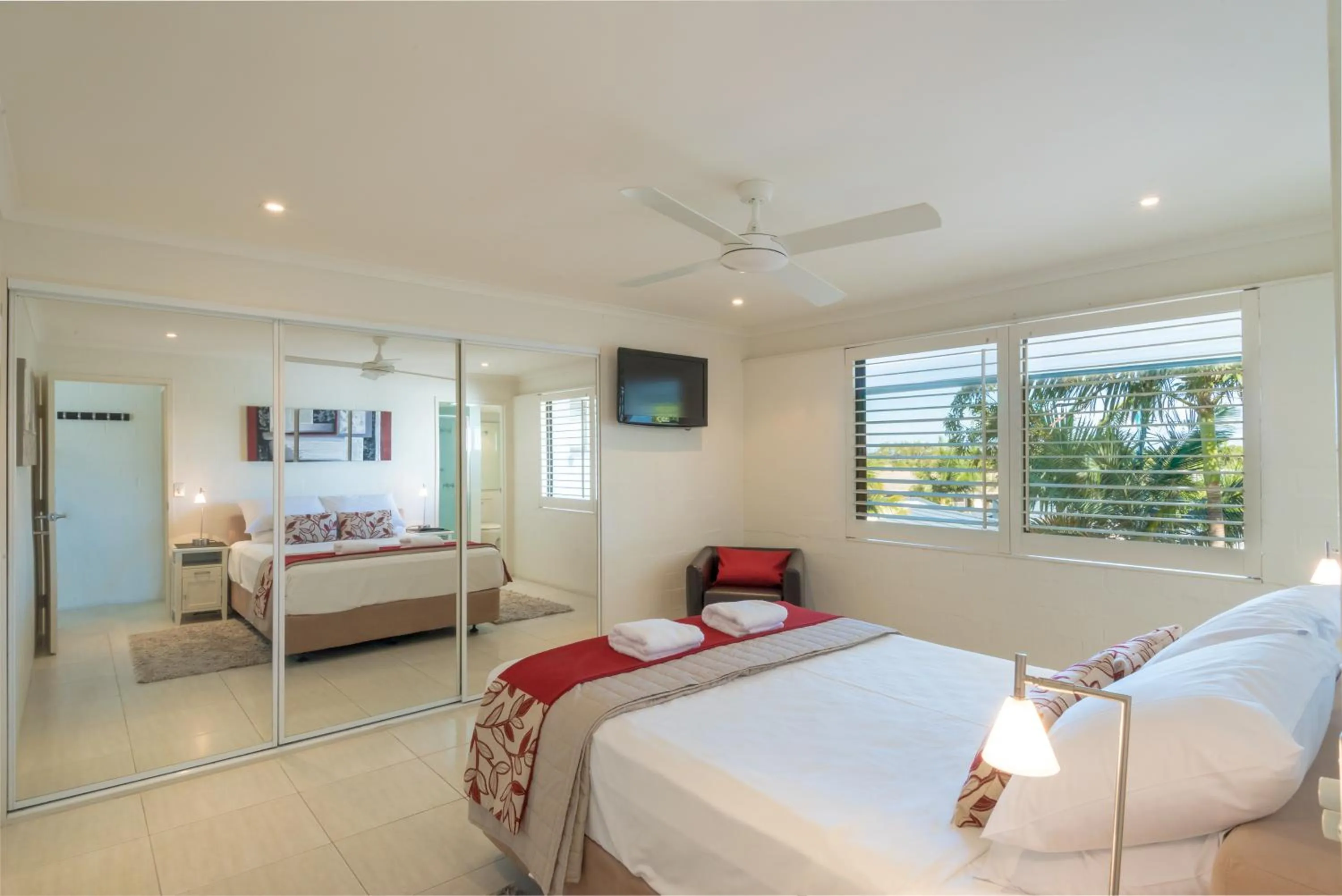 Bedroom, Bed in Munna Beach Apartments