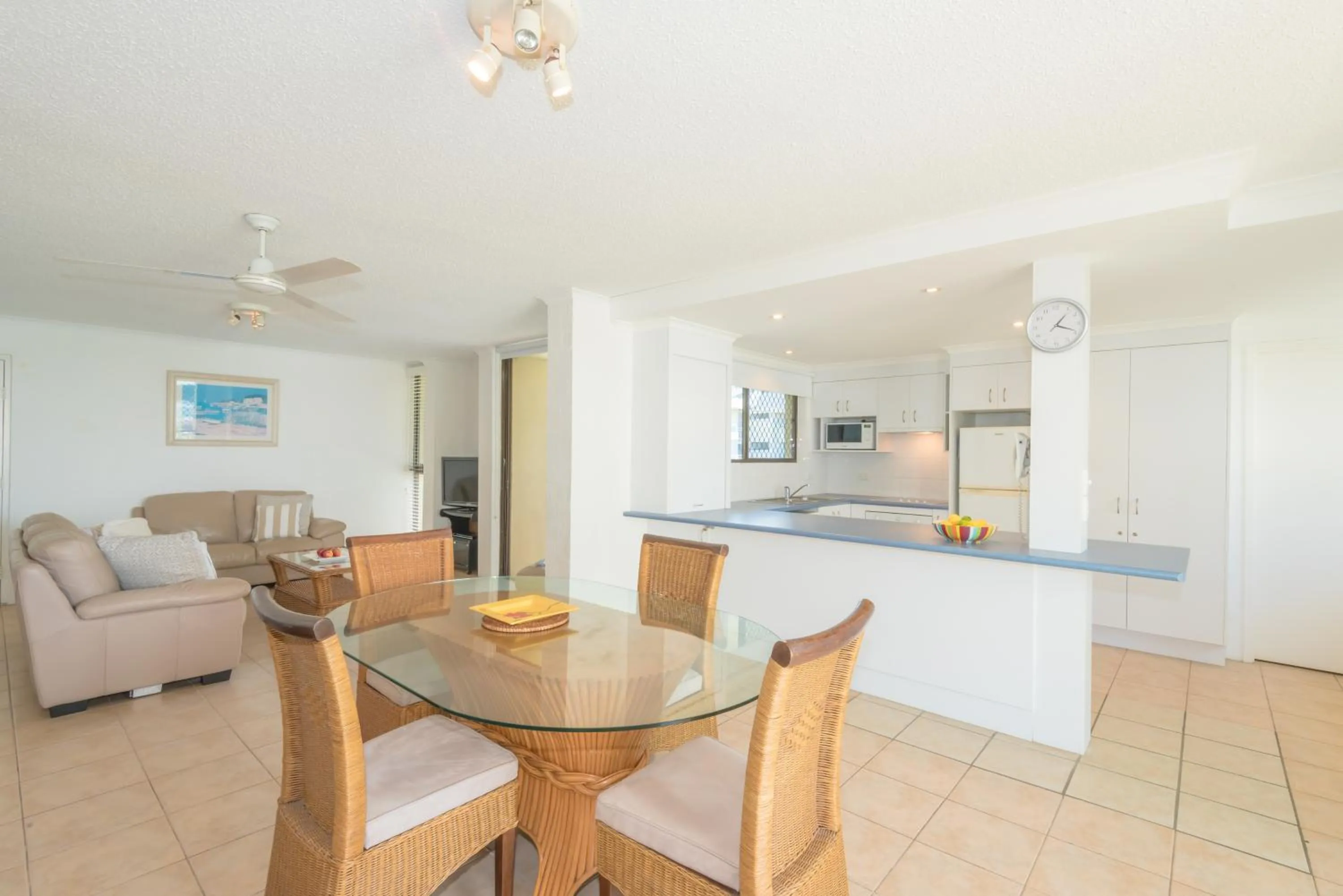 Kitchen or kitchenette in Munna Beach Apartments