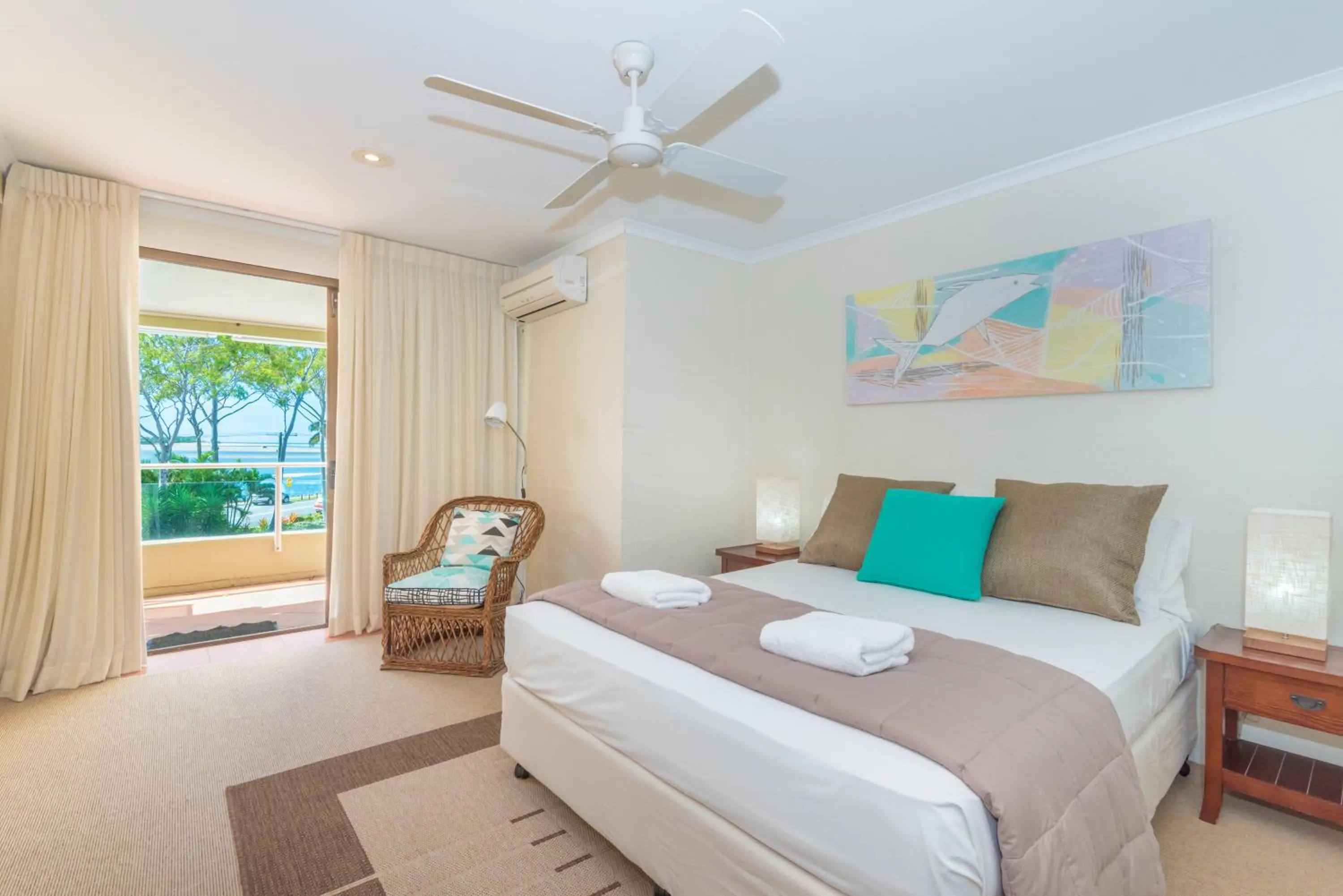 Balcony/Terrace, Bed in Munna Beach Apartments