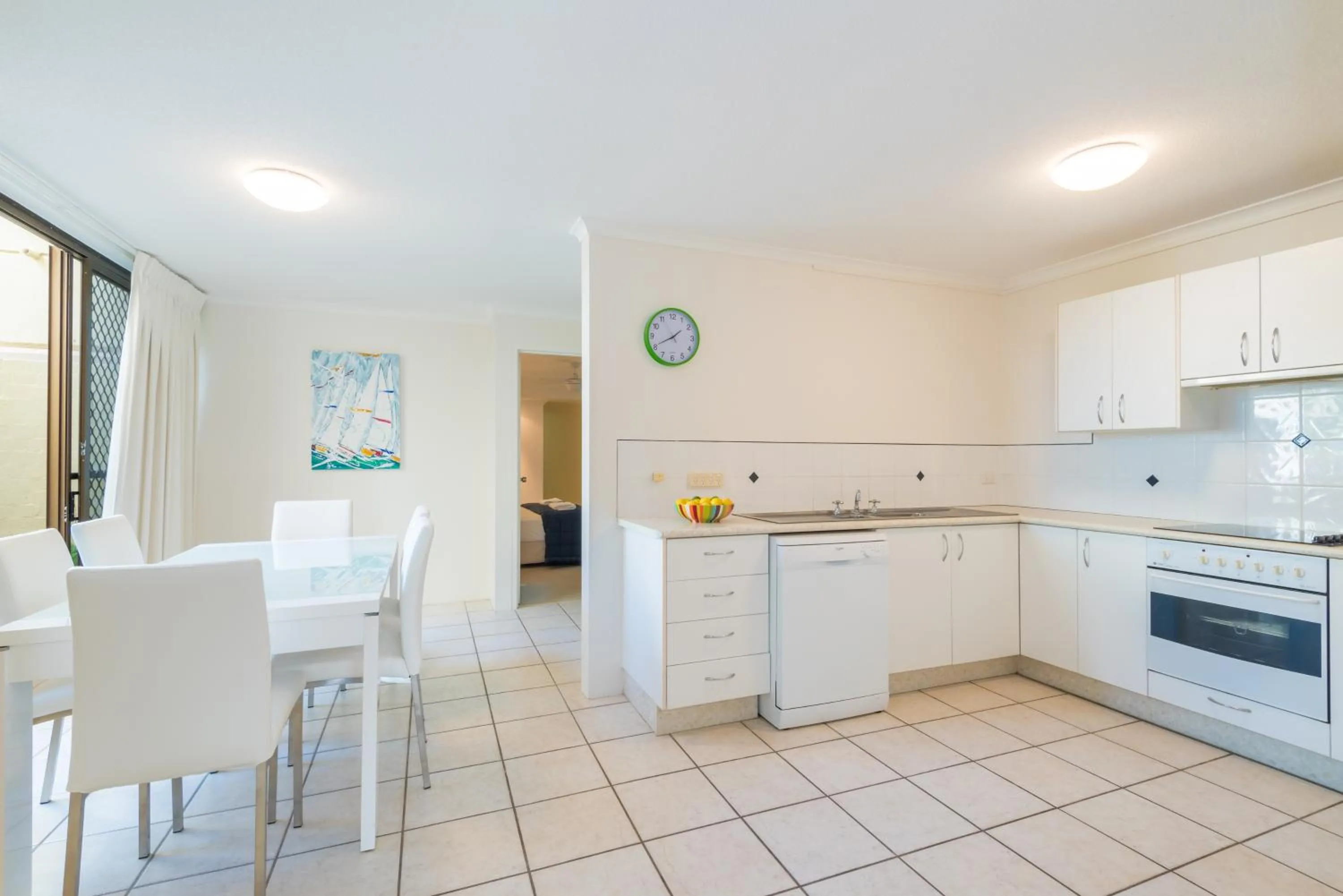 Kitchen or kitchenette in Munna Beach Apartments