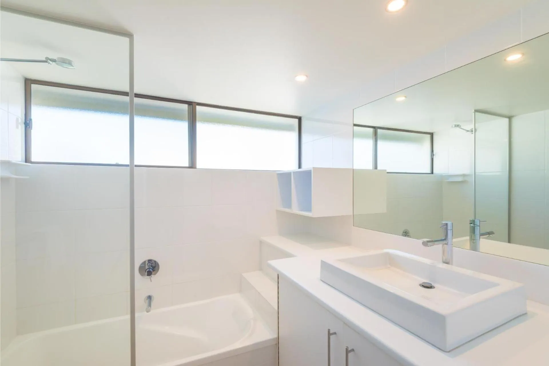 Bathroom in Munna Beach Apartments