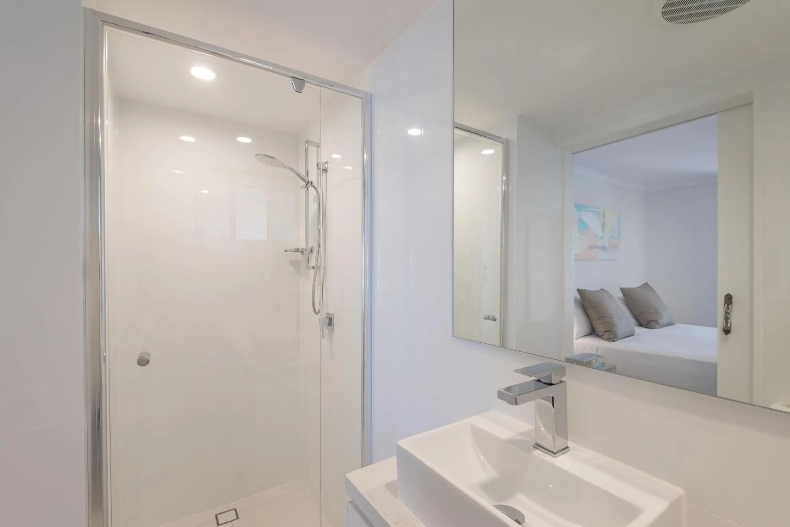 Bathroom in Munna Beach Apartments