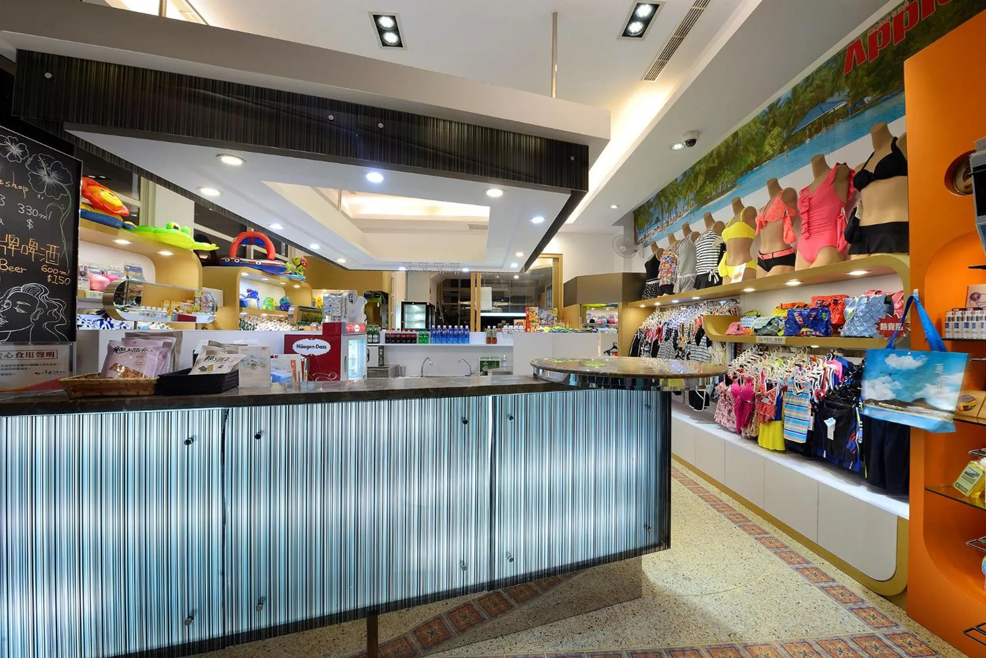 On-site shops in Chateau Beach Resort Kenting