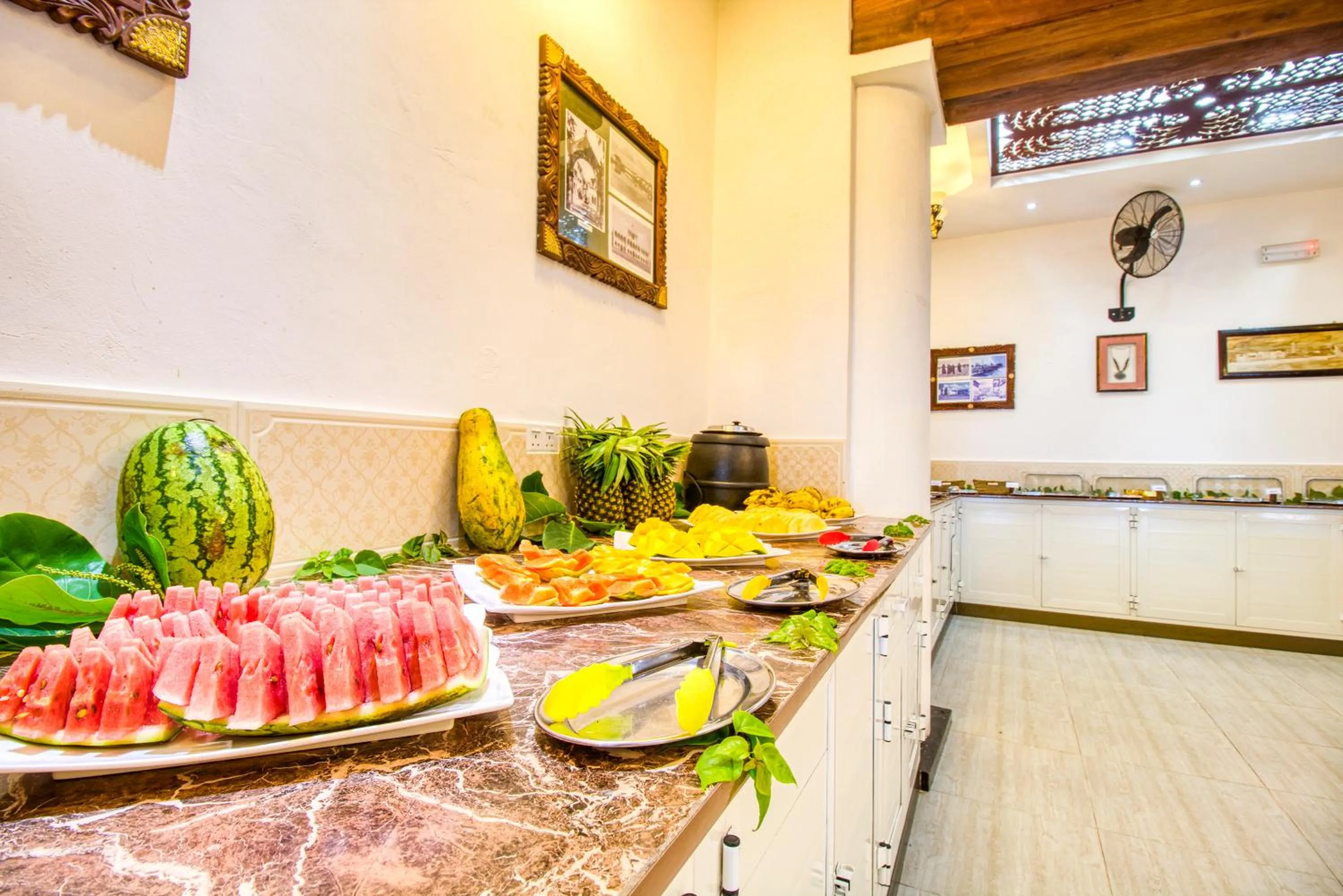 Food in Tembo Palace Hotel