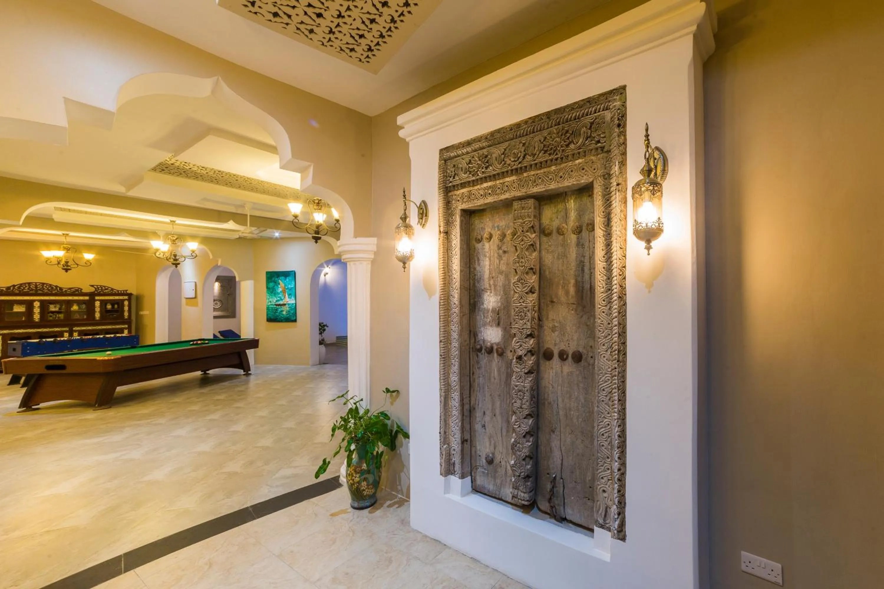 Swimming pool in Tembo Palace Hotel