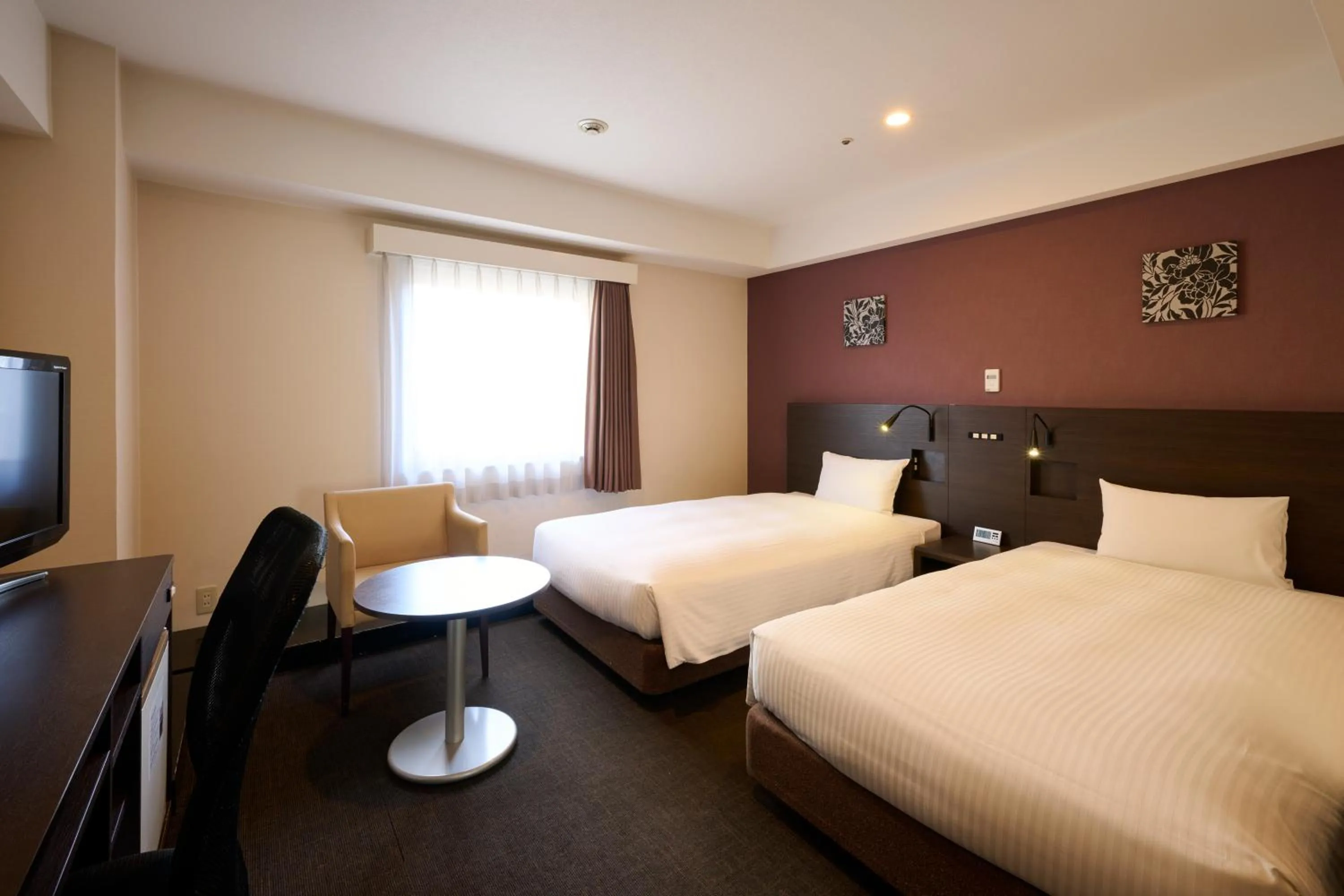 Photo of the whole room, Bed in Smile Hotel Kyoto Shijo