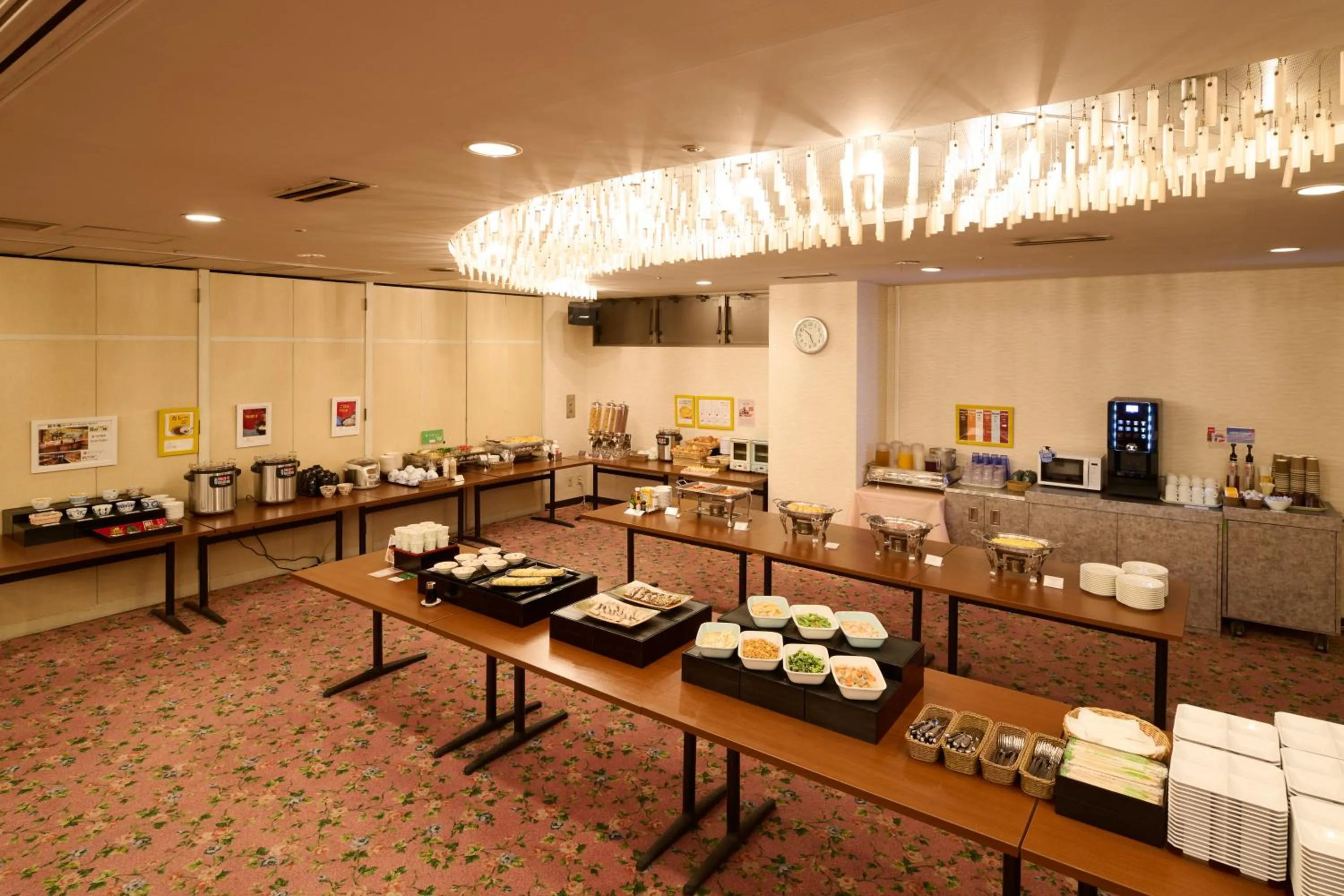 Restaurant/places to eat in Smile Hotel Kyoto Shijo