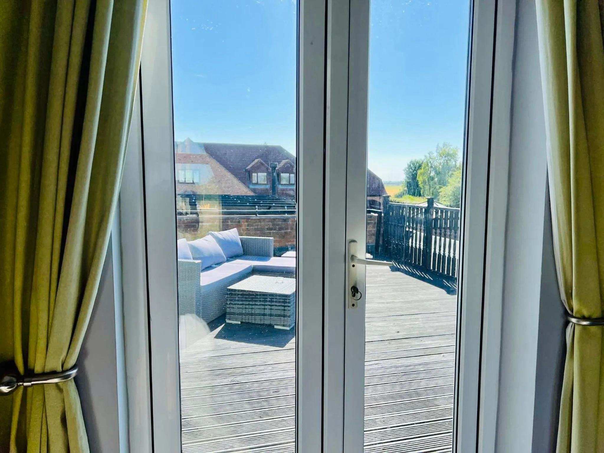 Balcony/Terrace, Bed in The Railway Inn