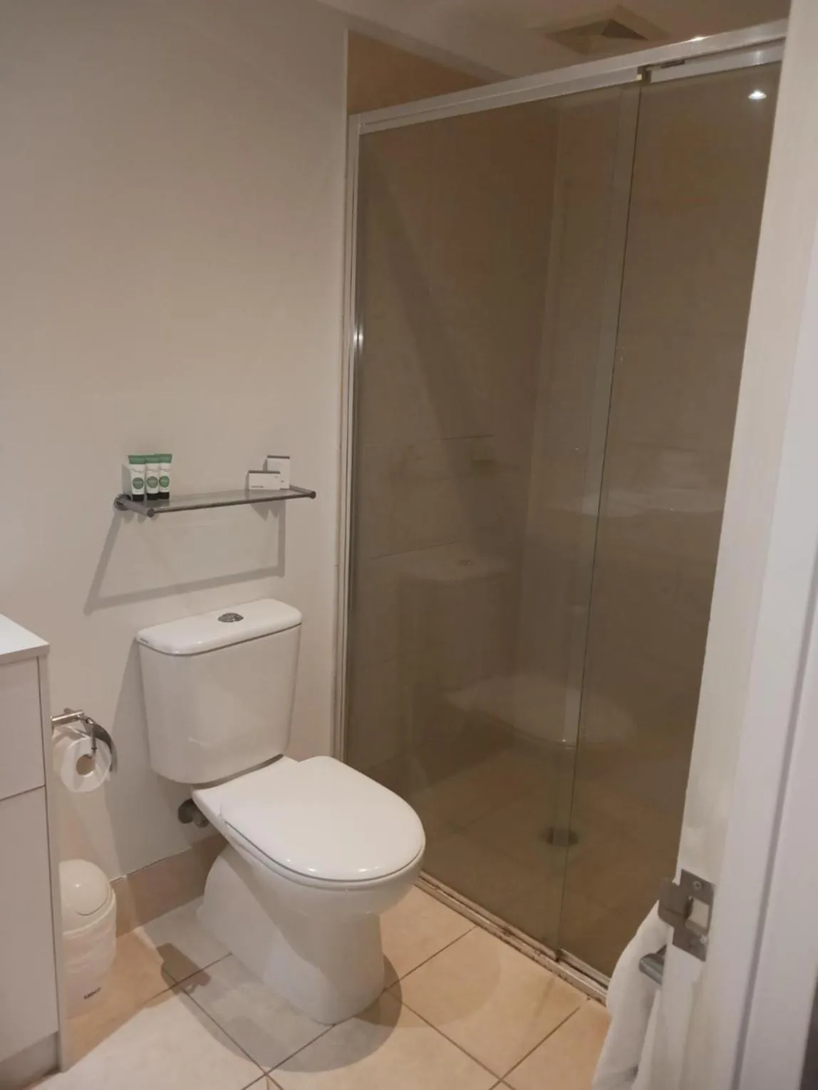 Toilet in Toowoomba Central Plaza Apartment Hotel Official