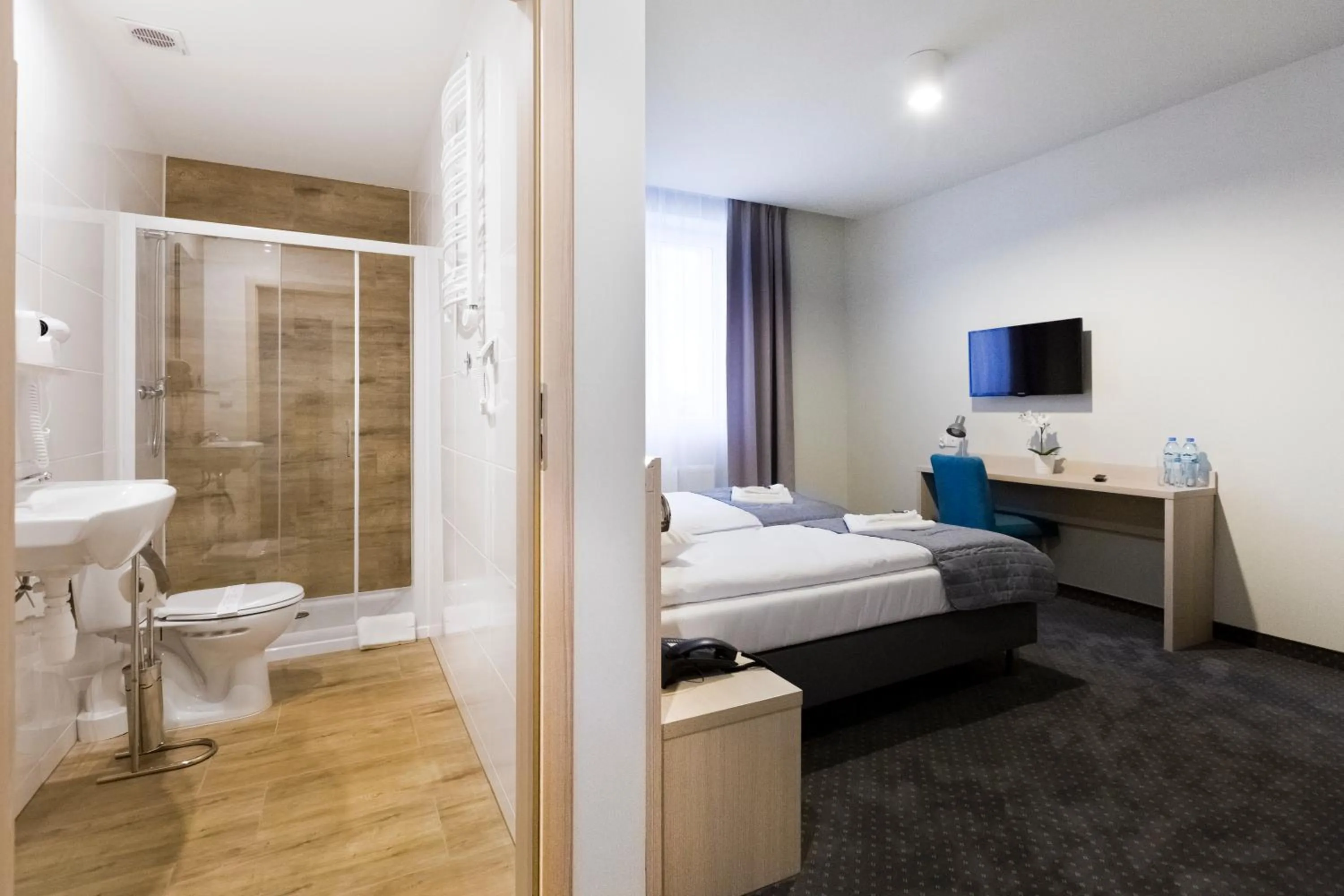 Photo of the whole room, Bed in Hotel Silver