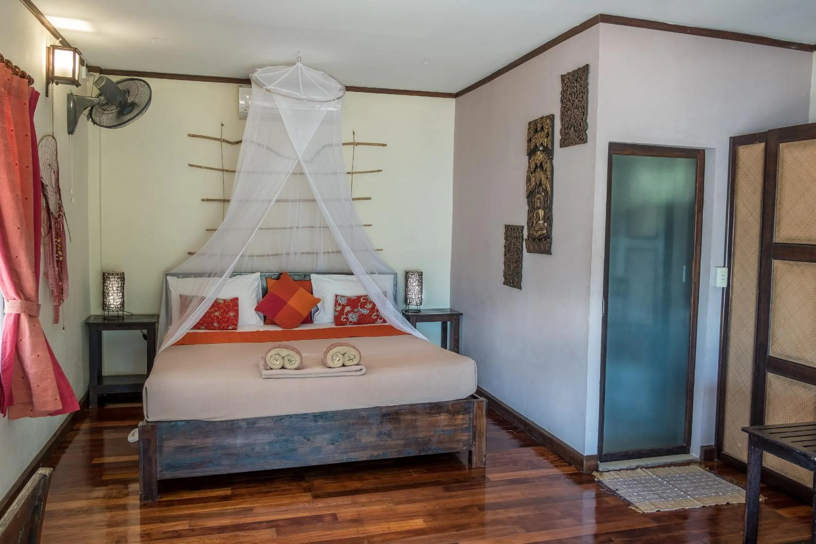 Bed in Baan Manali Resort