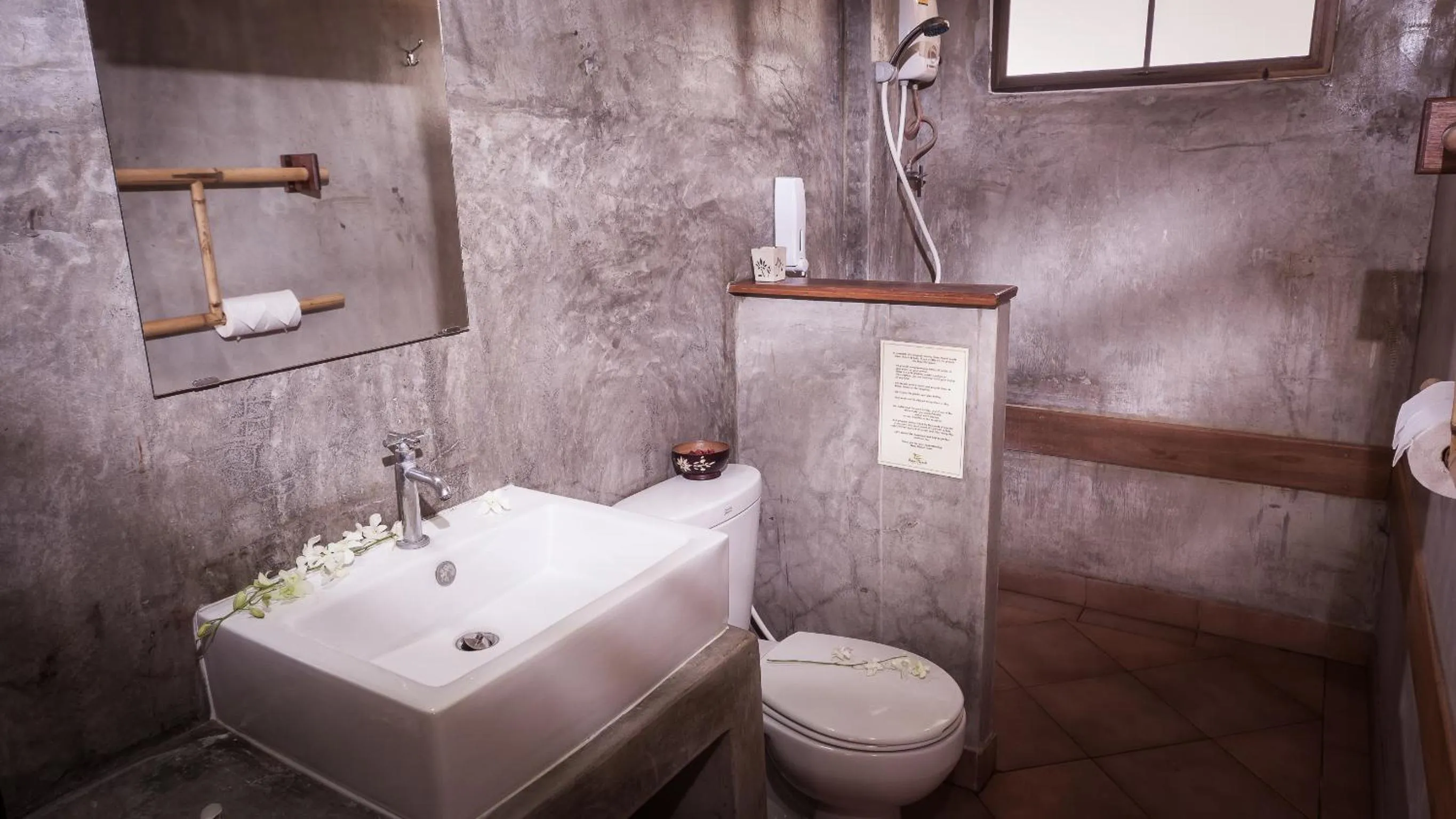 Shower in Baan Manali Resort