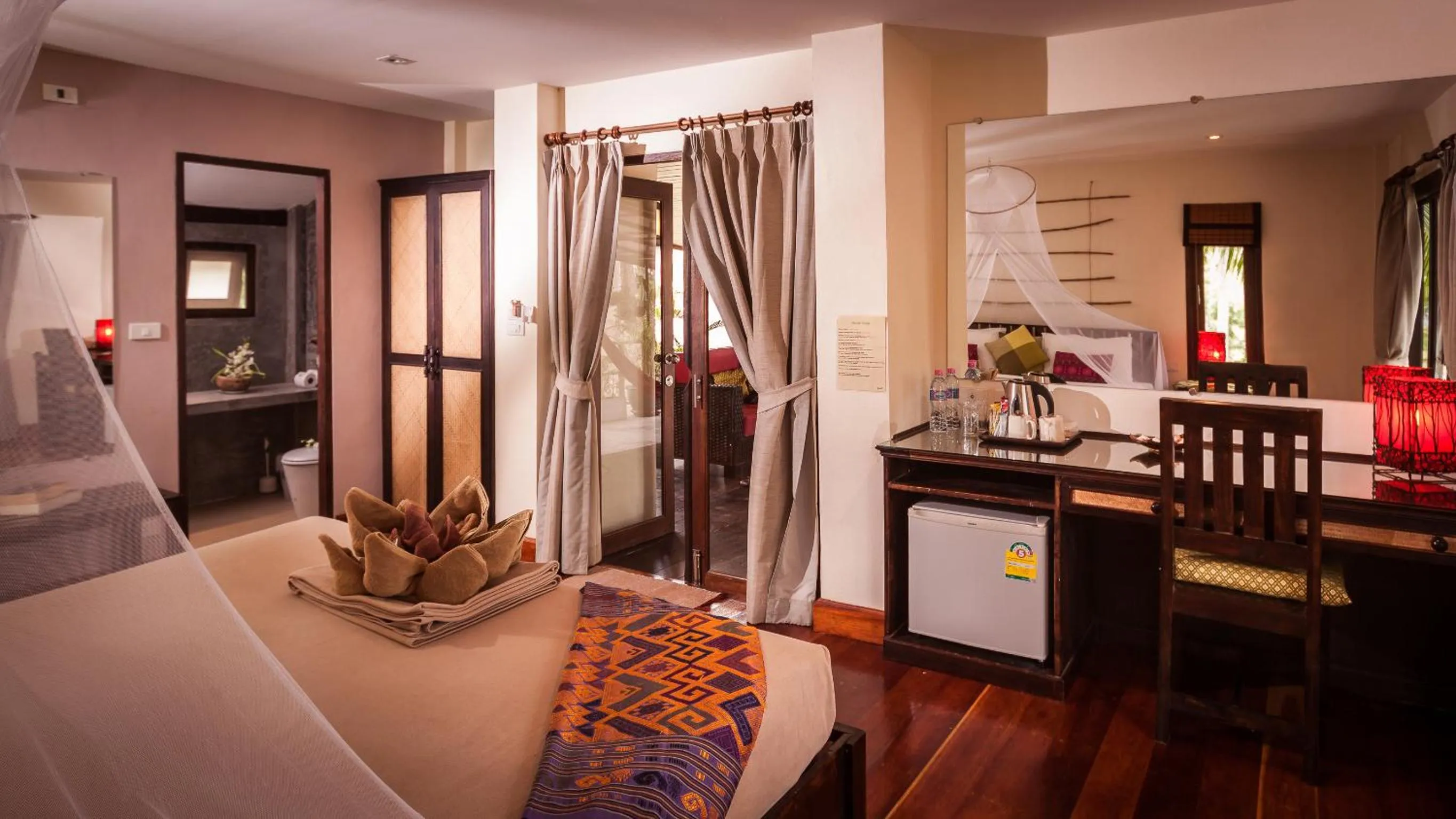 Bed in Baan Manali Resort