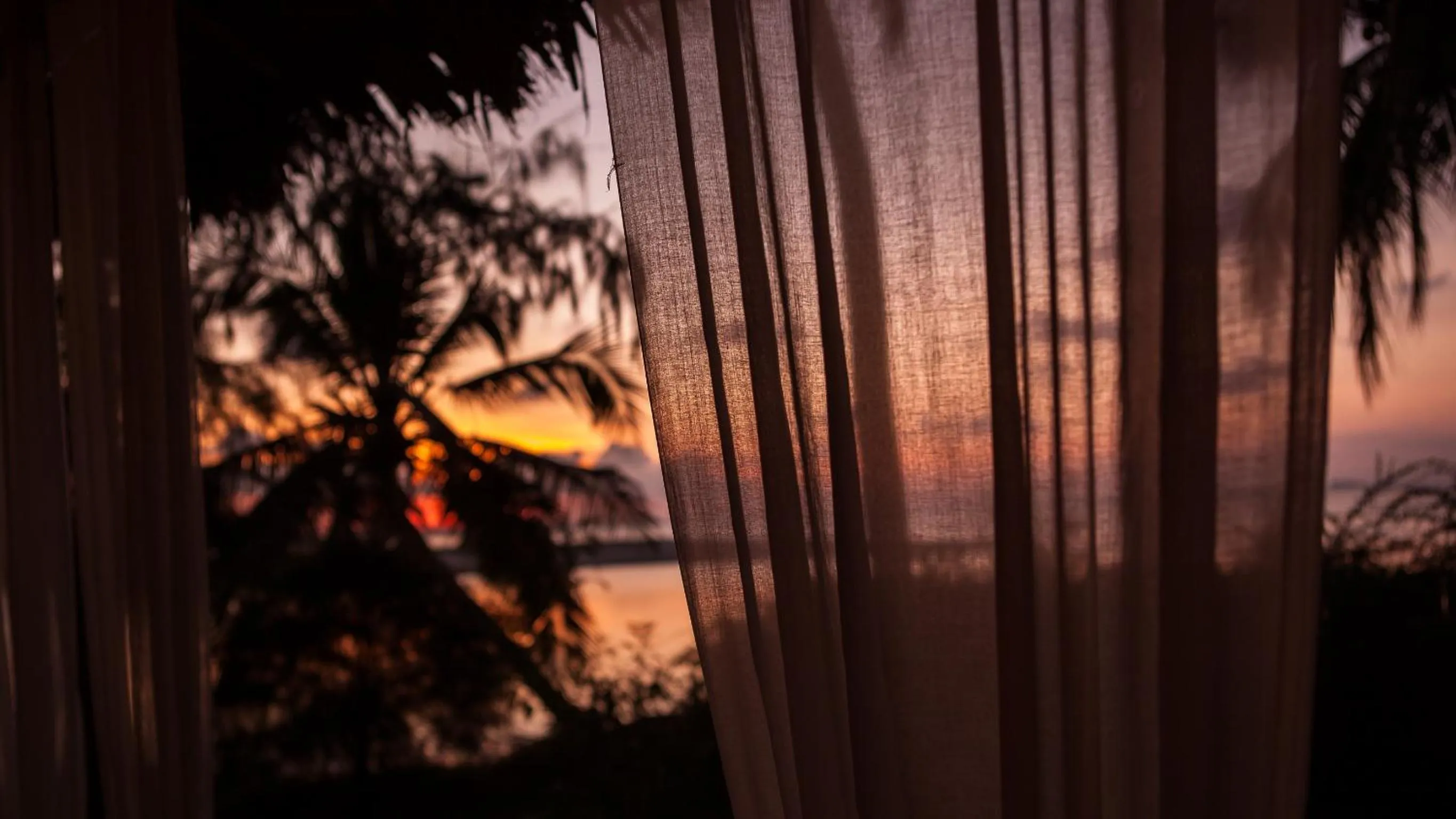 Restaurant/places to eat in Baan Manali Resort