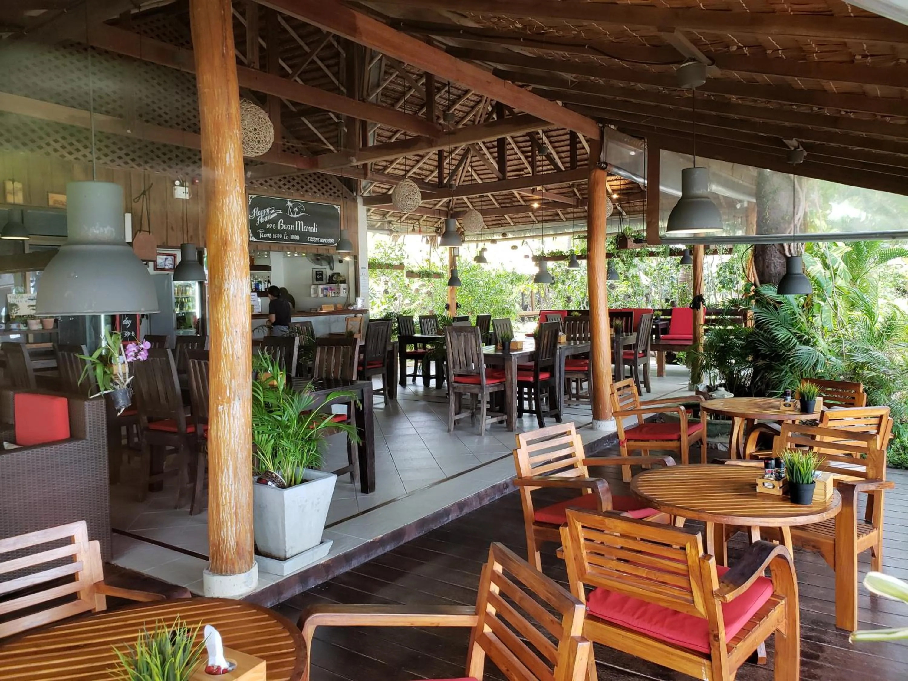 Restaurant/places to eat in Baan Manali Resort