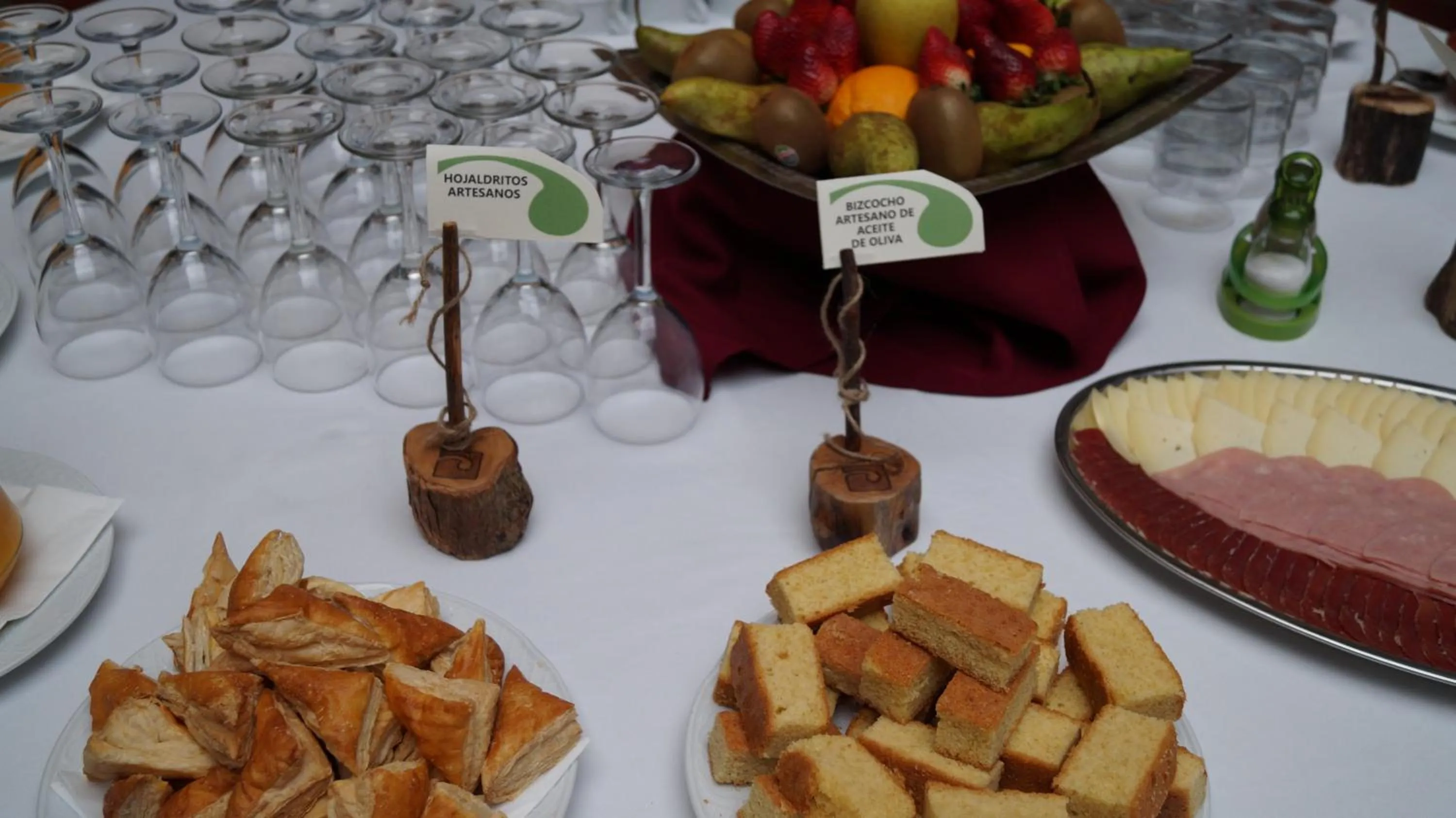 Food and drinks in Caserio de Iznájar