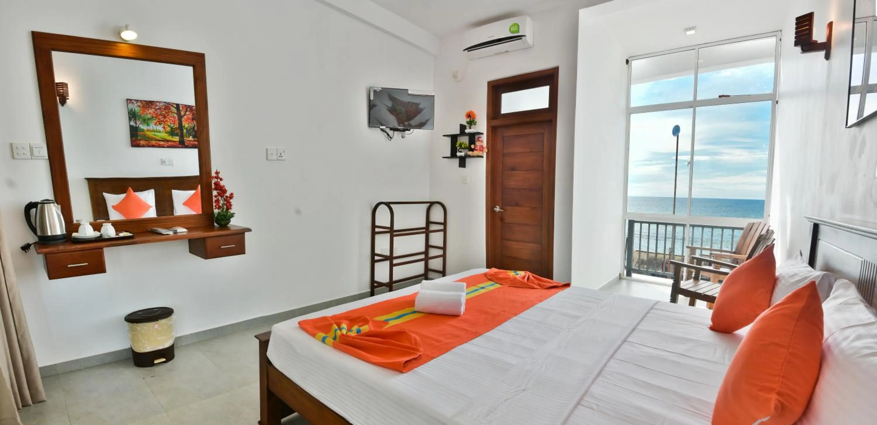 Bedroom, Bed in Rominrich