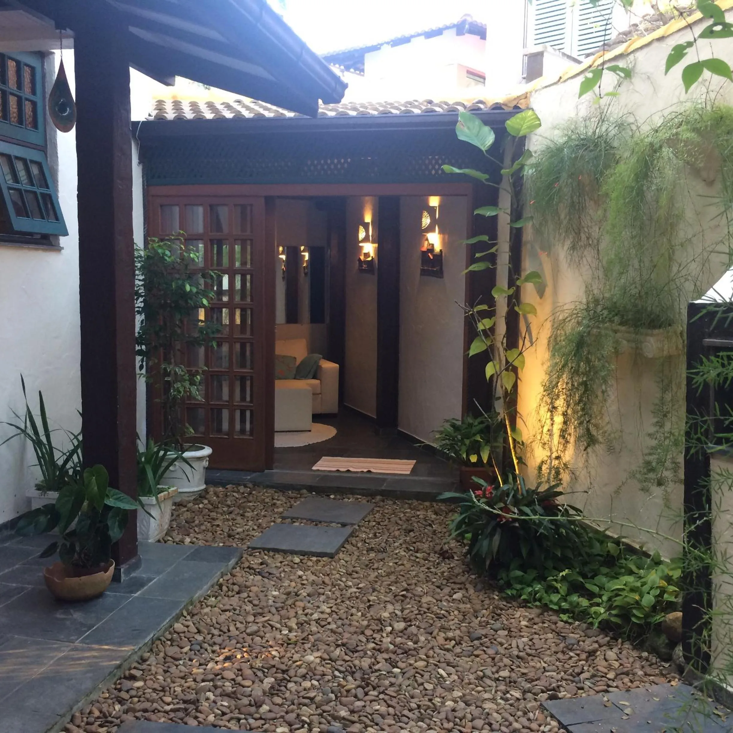 Communal lounge/ TV room in Juquehy - Condomínio de Frente para o Mar - Piscina Aquecida - Quadra de Tenis