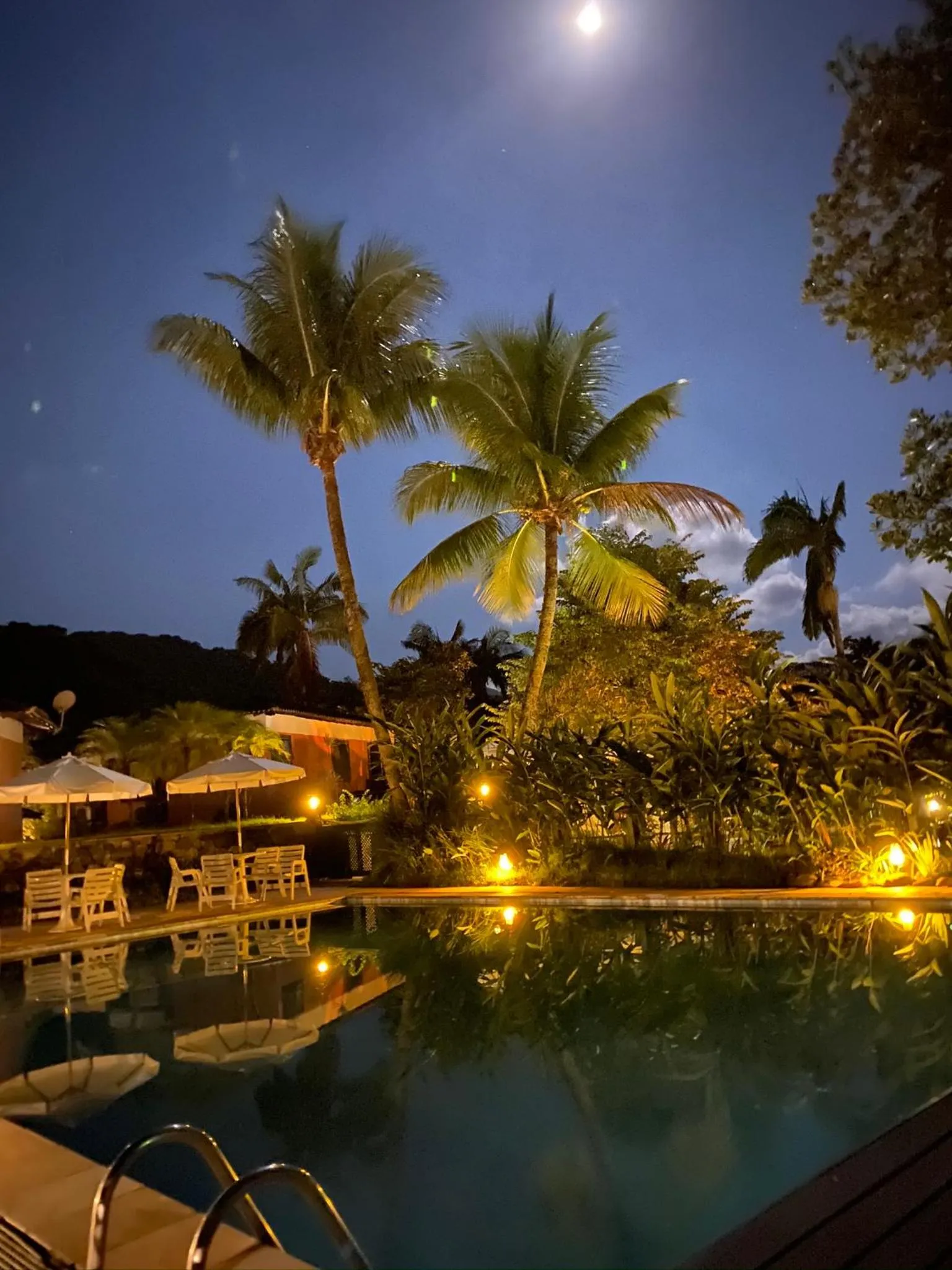 Night in Juquehy - Condomínio de Frente para o Mar - Piscina Aquecida - Quadra de Tenis