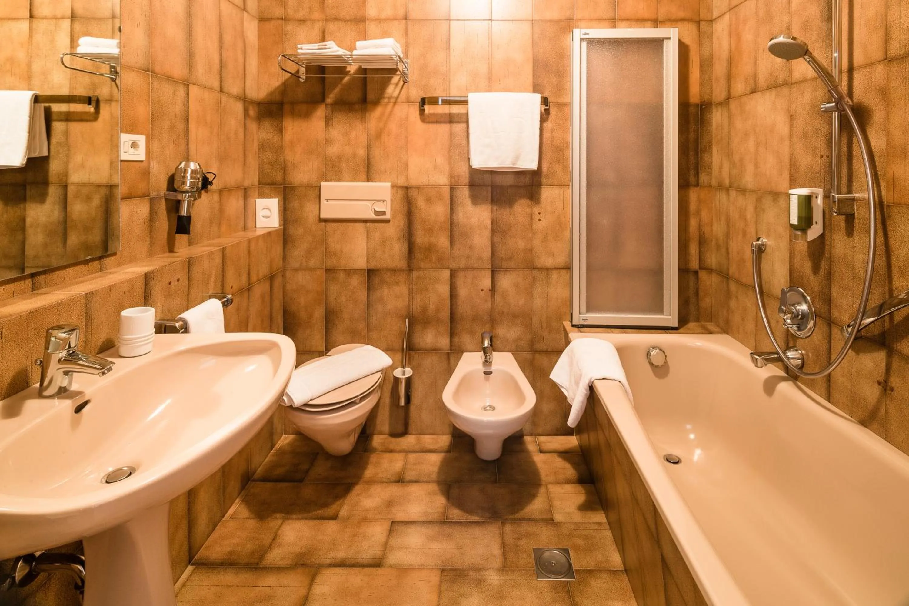 Bathroom in Residence Tolderhof - OlangCard included