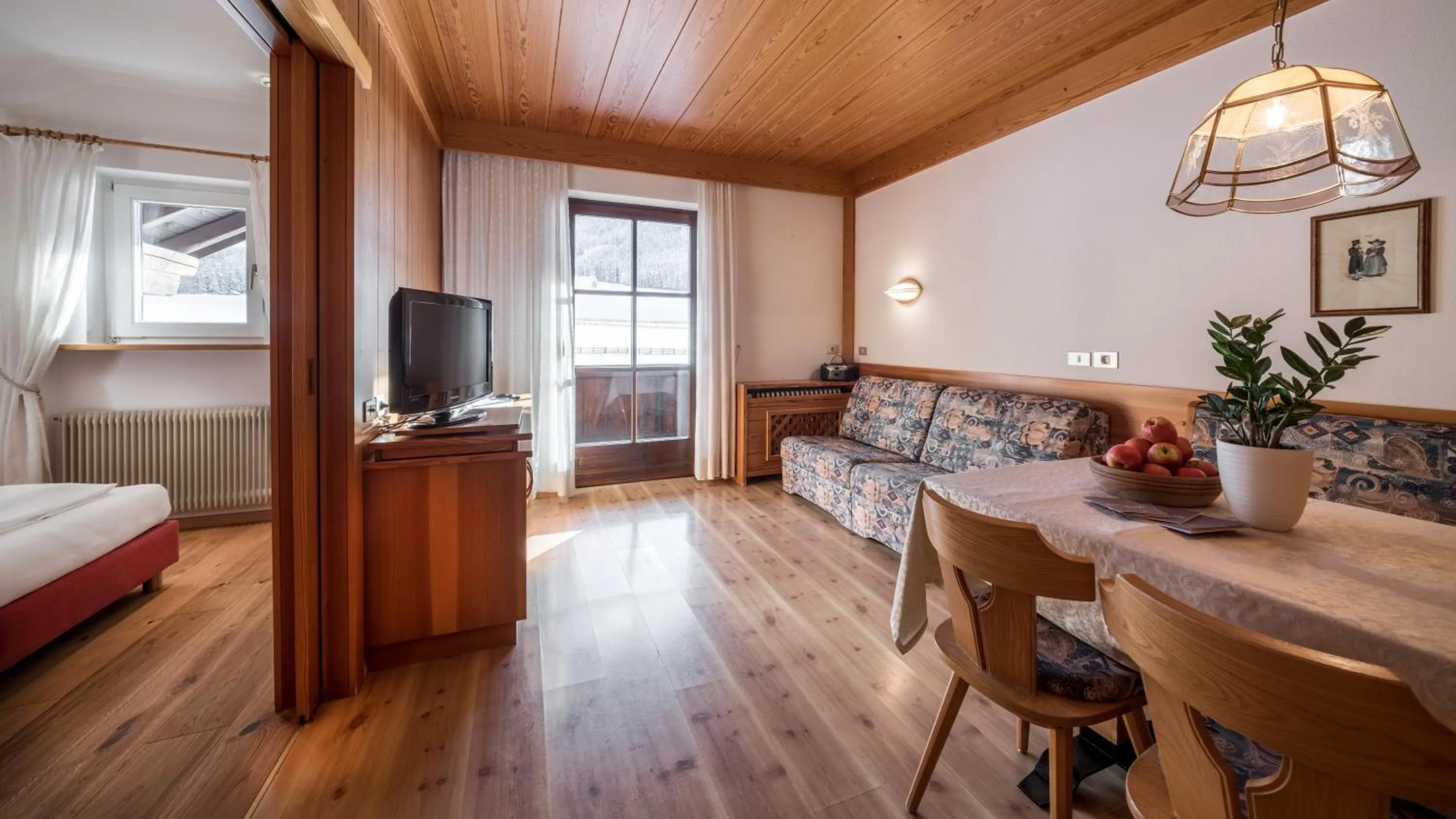 TV and multimedia, Bed in Residence Tolderhof - OlangCard included