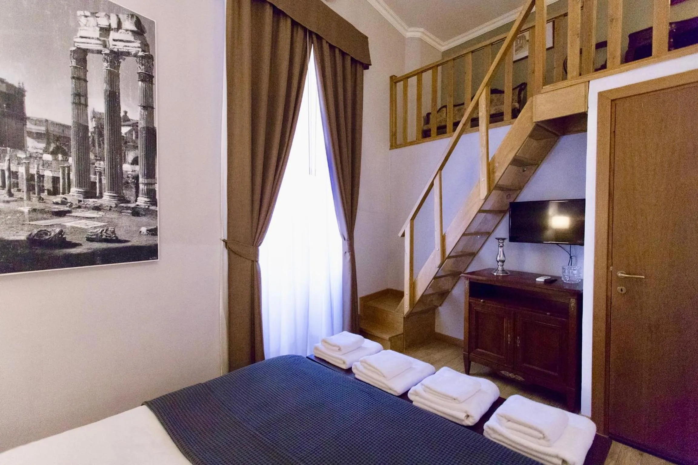 Photo of the whole room, Bed in Navona Residenza de Charme