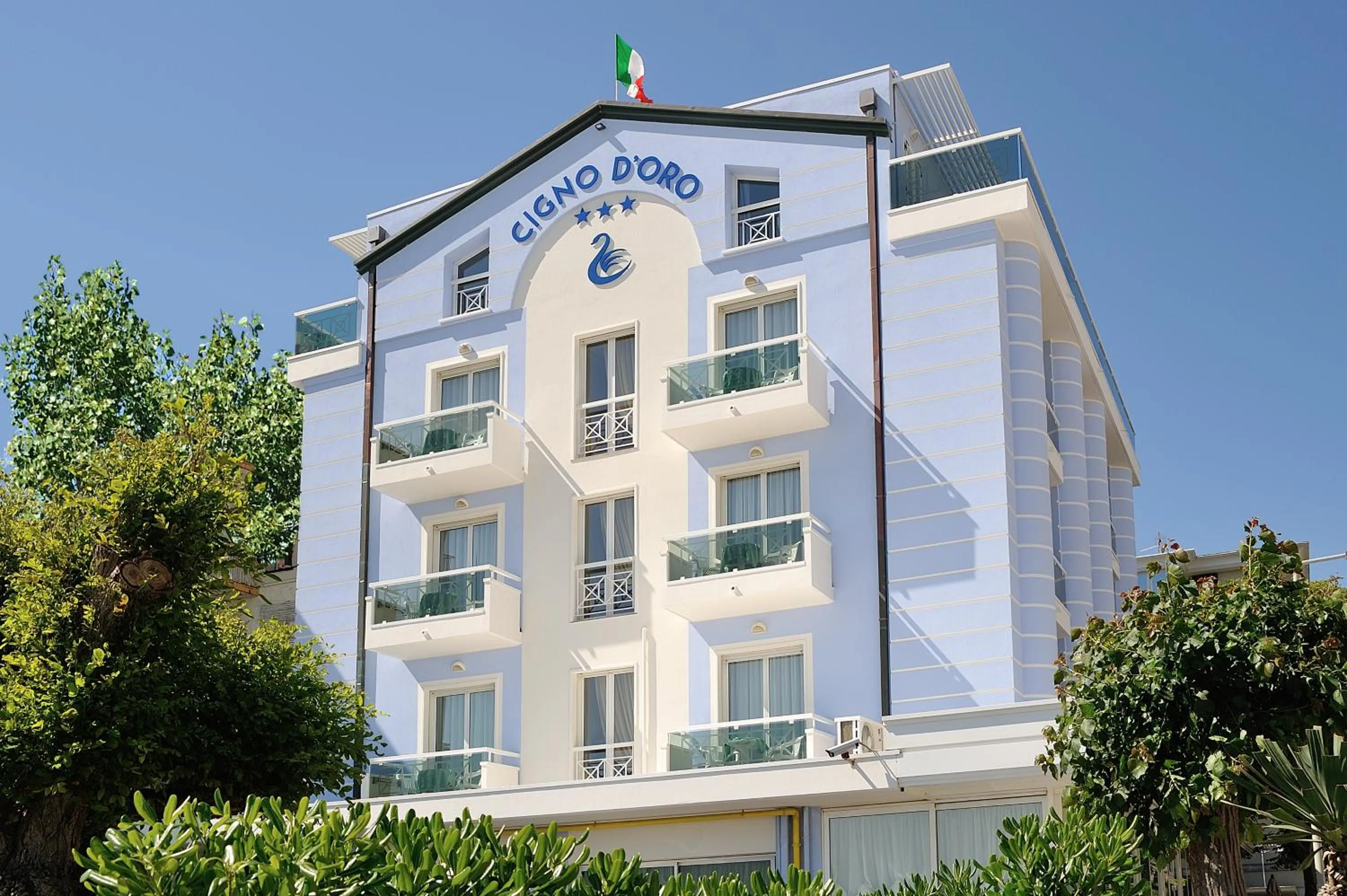 Property building in Hotel Cigno D'Oro