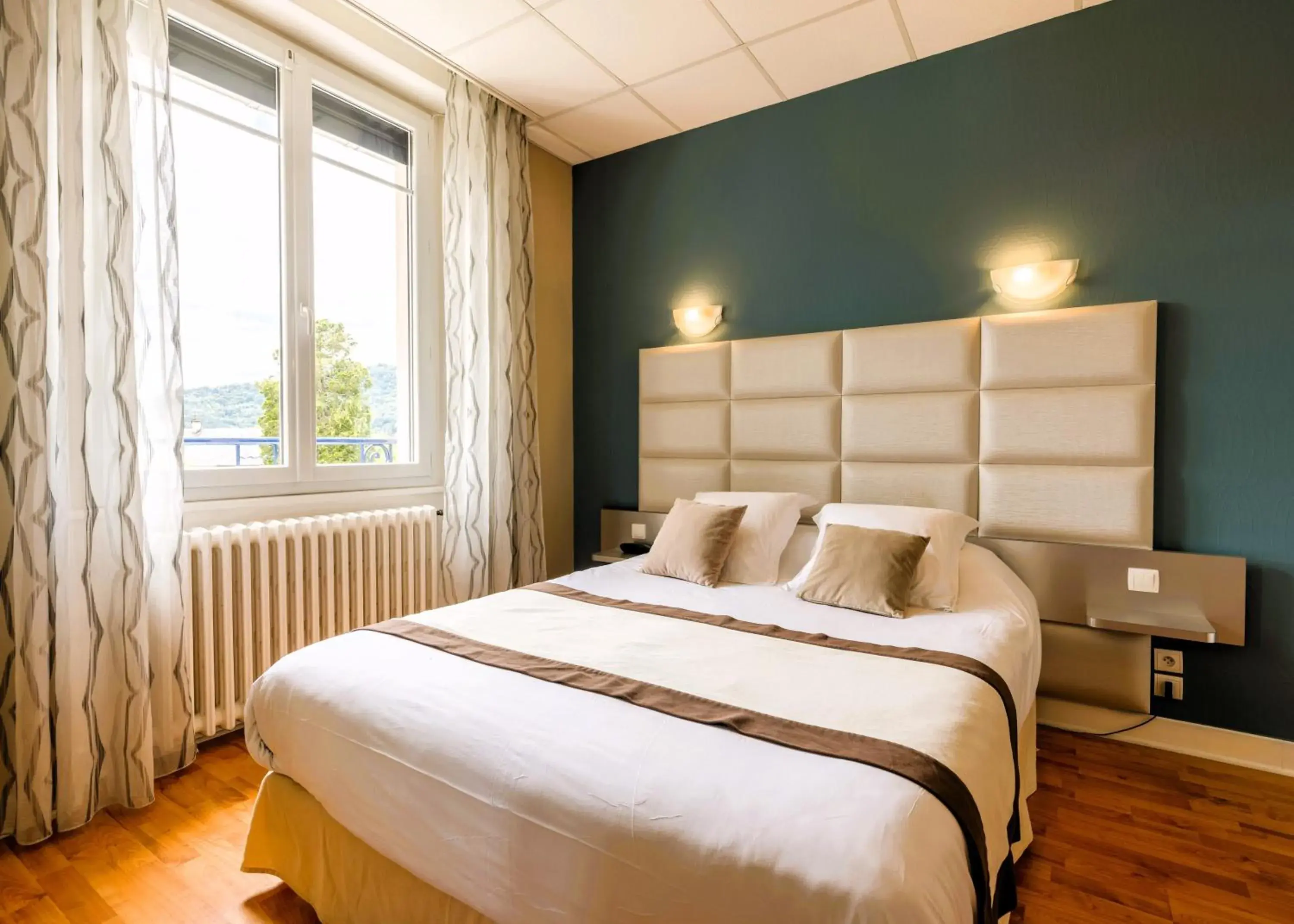 Double Room with Shower in Le Sablier du Temps Double Room with Shower in Le Sablier du Temps