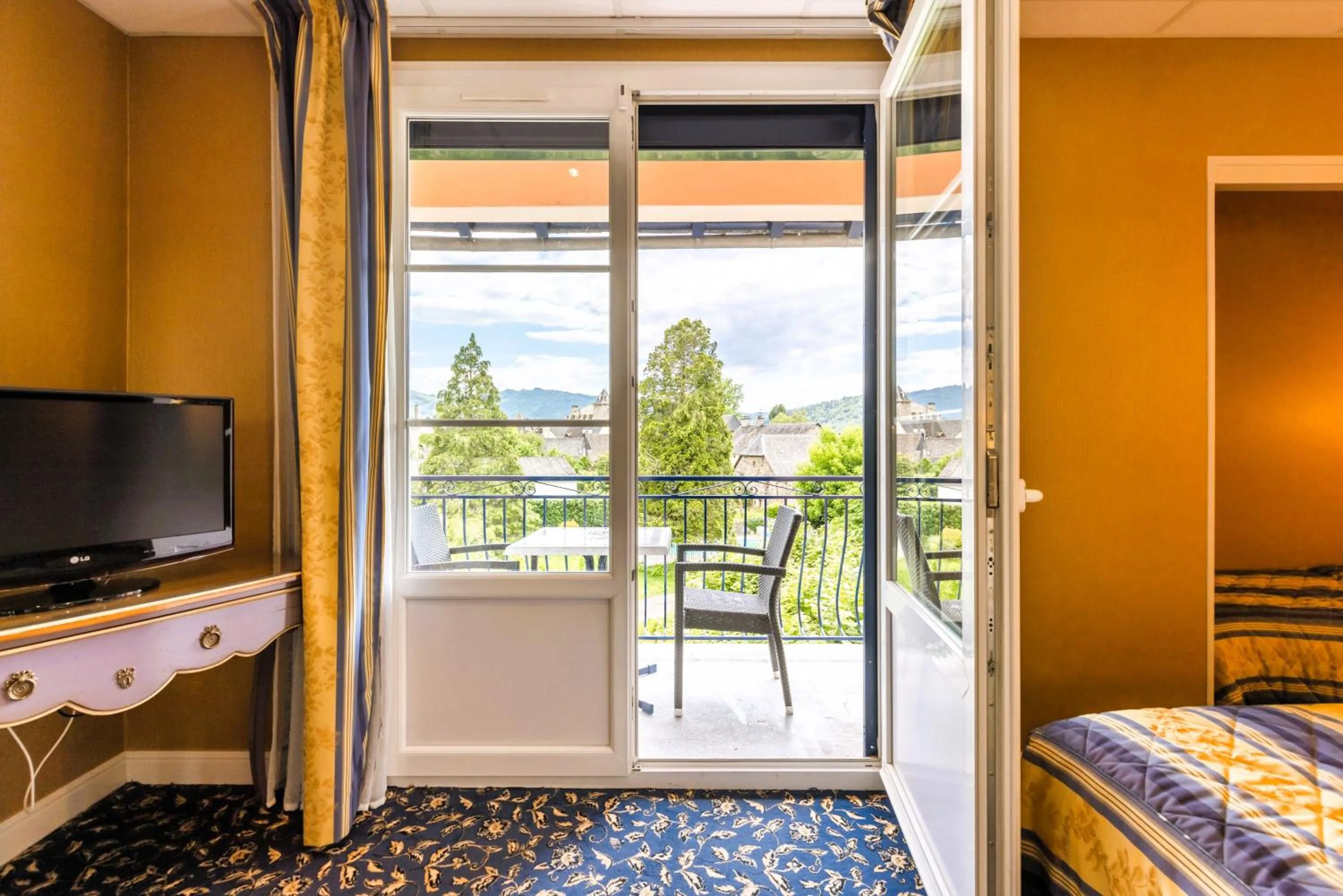 Balcony/Terrace, Bed in Le Sablier du Temps