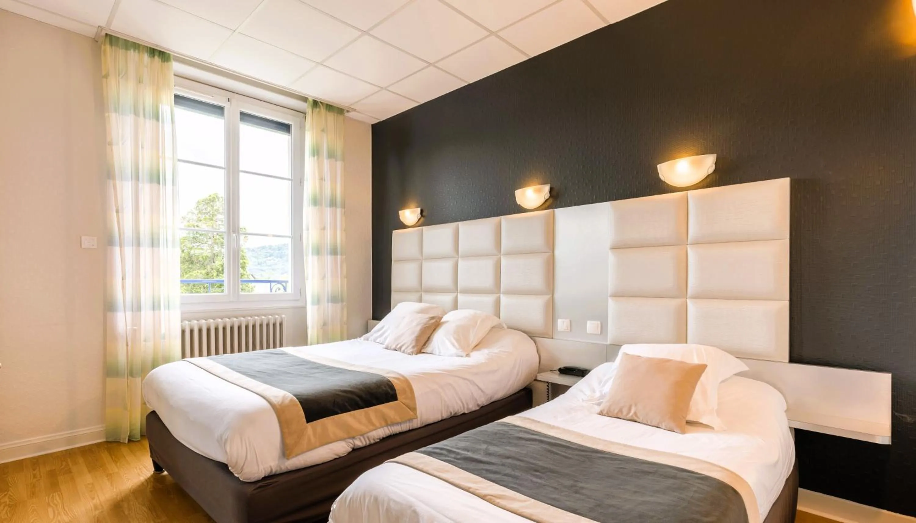 Bedroom, Bed in Le Sablier du Temps