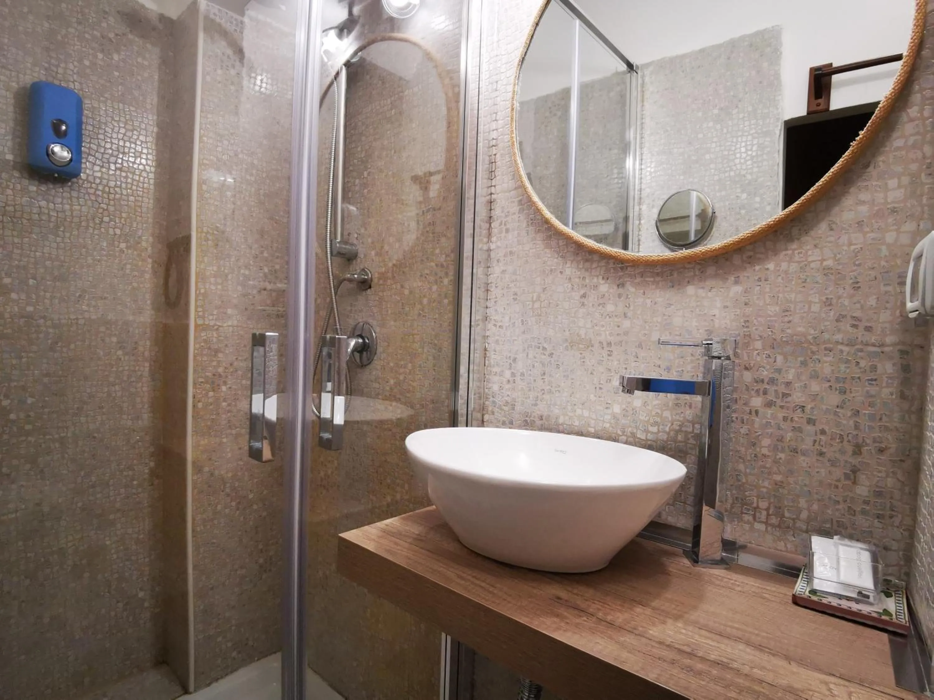 Bathroom in Del Centro