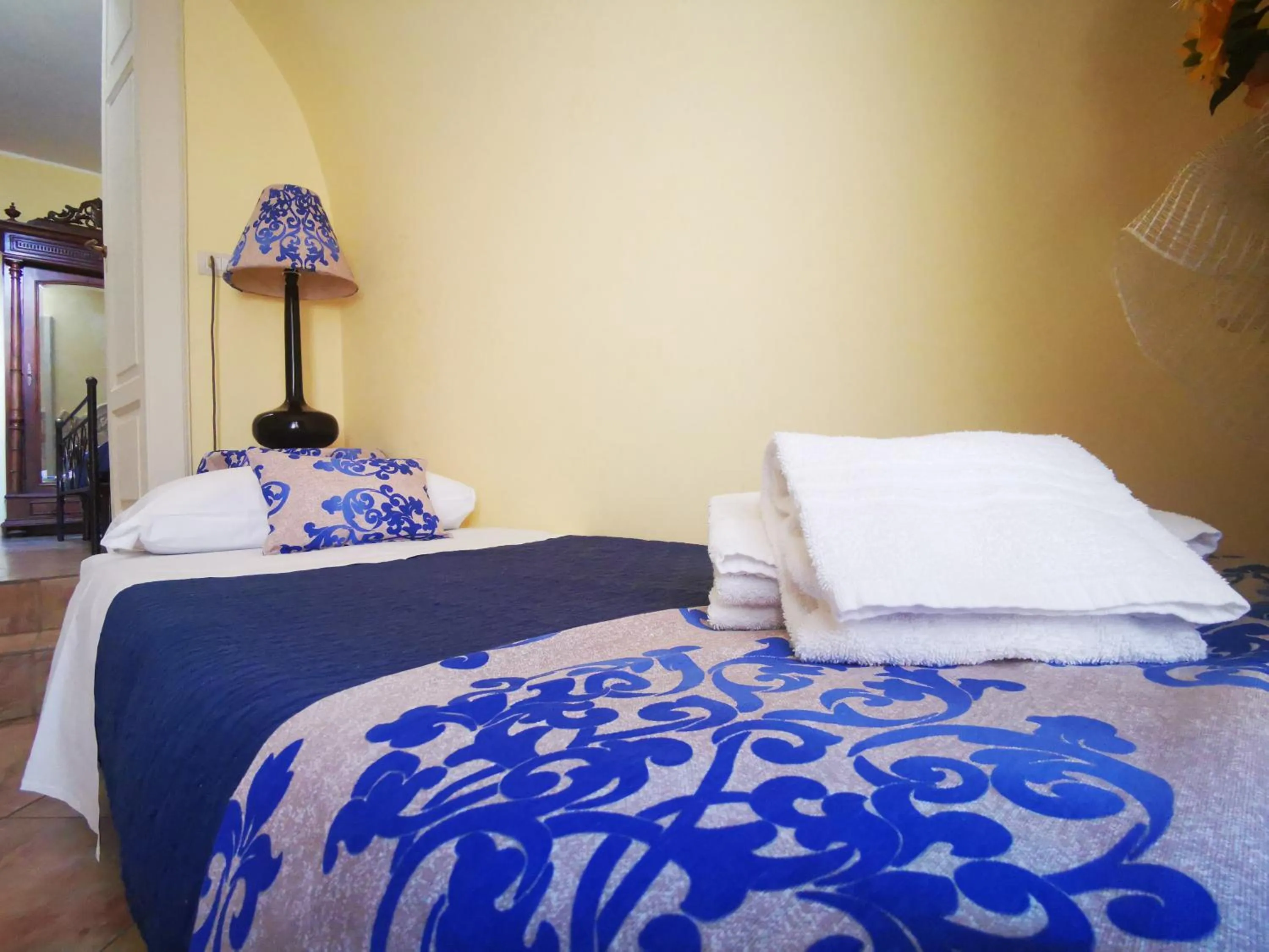 Photo of the whole room, Bed in Del Centro