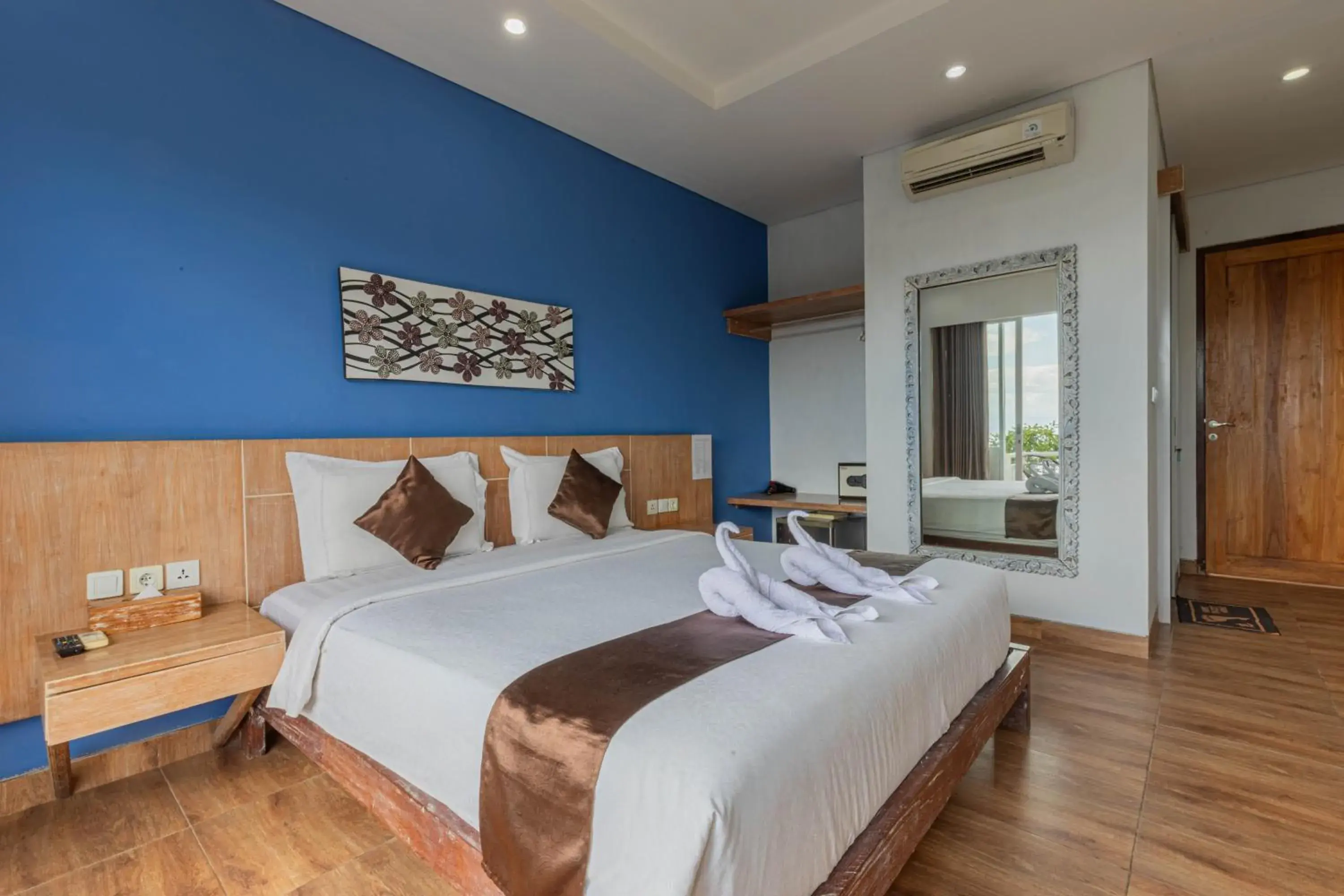 Deluxe Double Room with Balcony in The Tanis Beach Resort Nusa Lembongan Deluxe Double Room with Balcony in The Tanis Beach Resort Nusa Lembongan