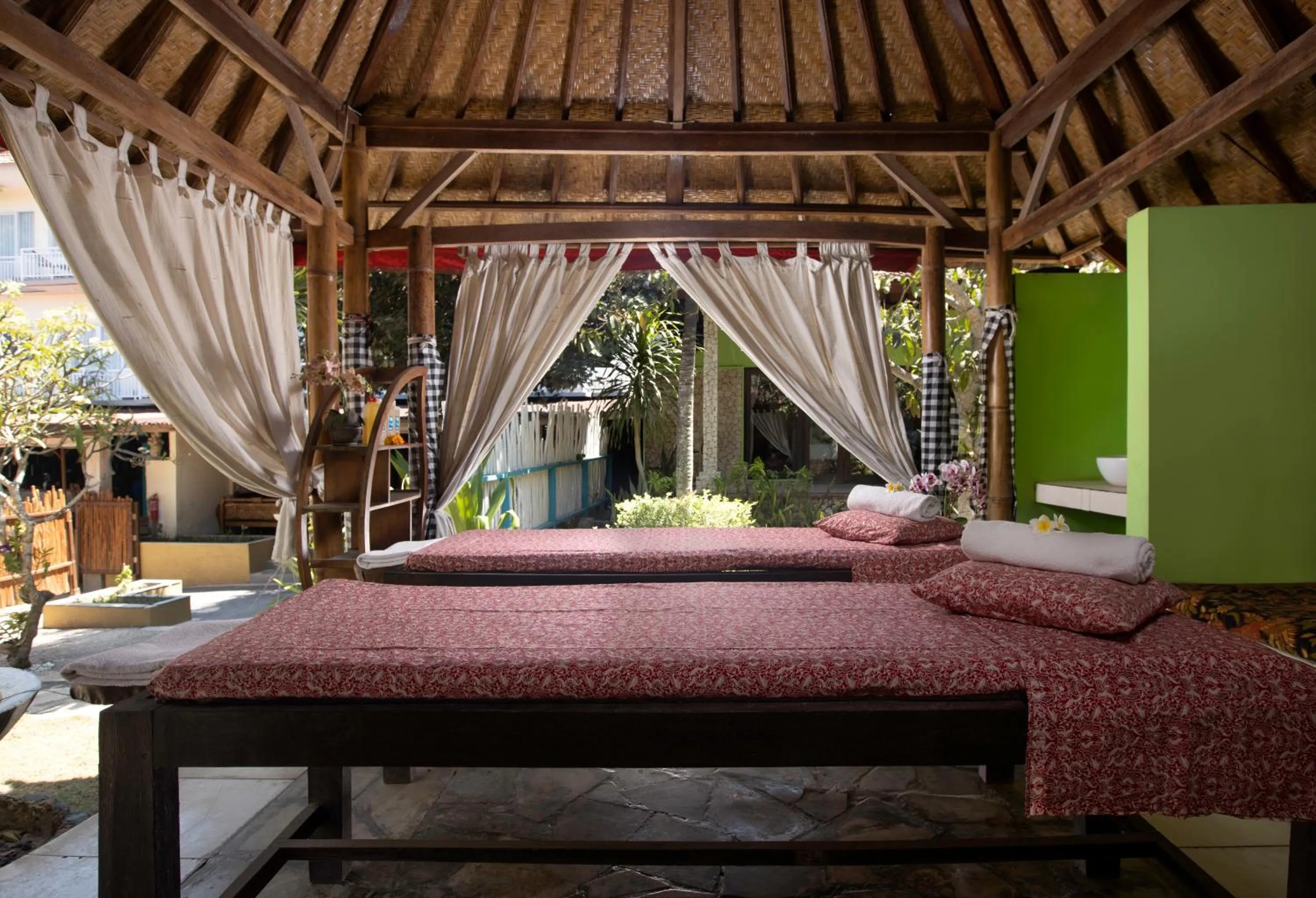 Massage, Bed in The Tanis Beach Resort Nusa Lembongan