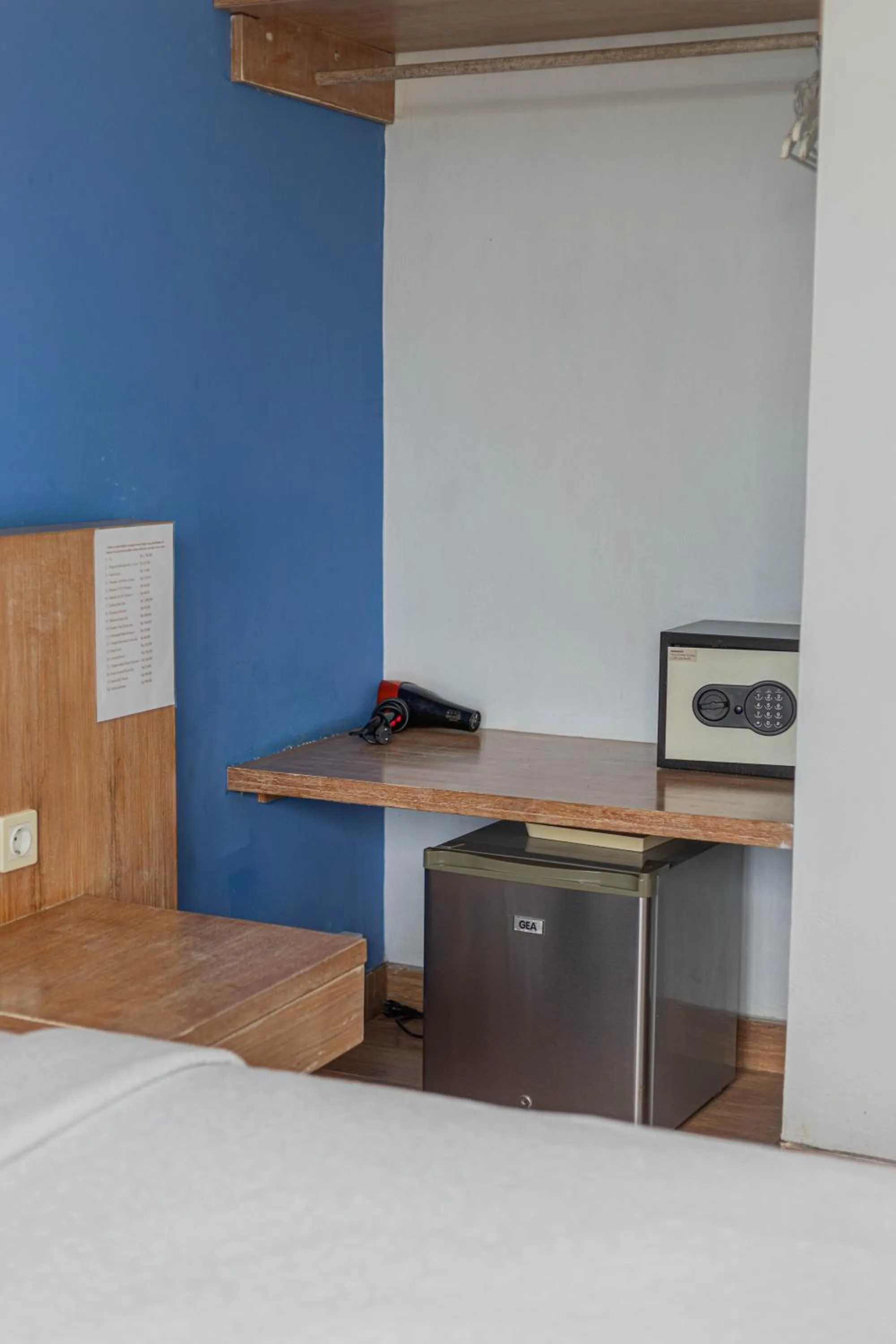 Photo of the whole room in The Tanis Beach Resort Nusa Lembongan