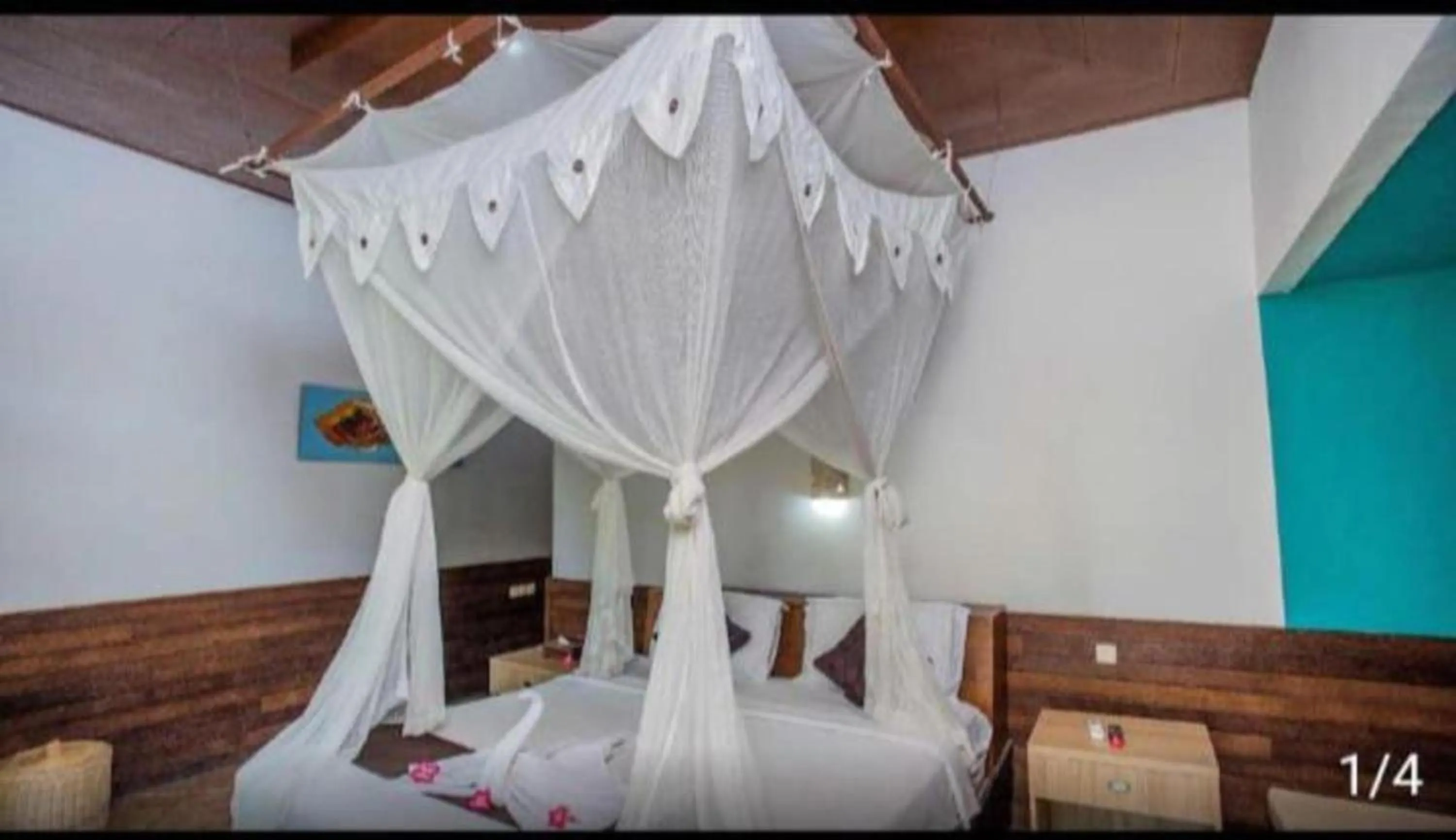 Bed in The Tanis Beach Resort Nusa Lembongan