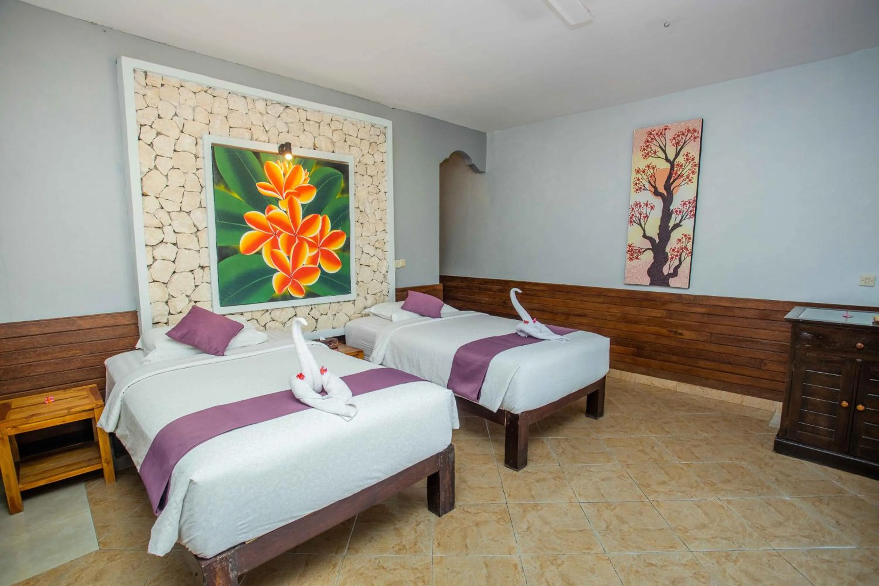 Bed in The Tanis Beach Resort Nusa Lembongan