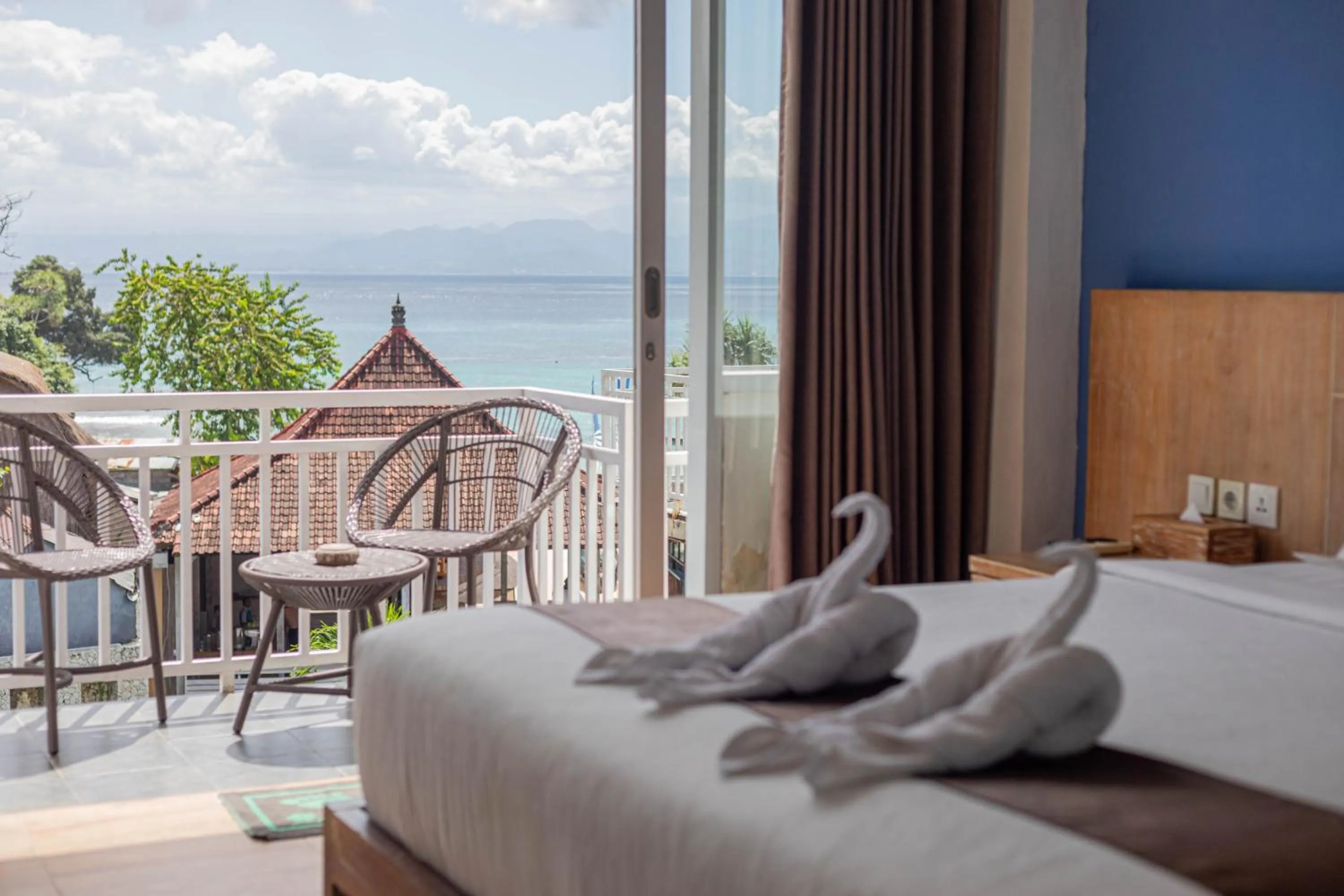 Bed in The Tanis Beach Resort Nusa Lembongan