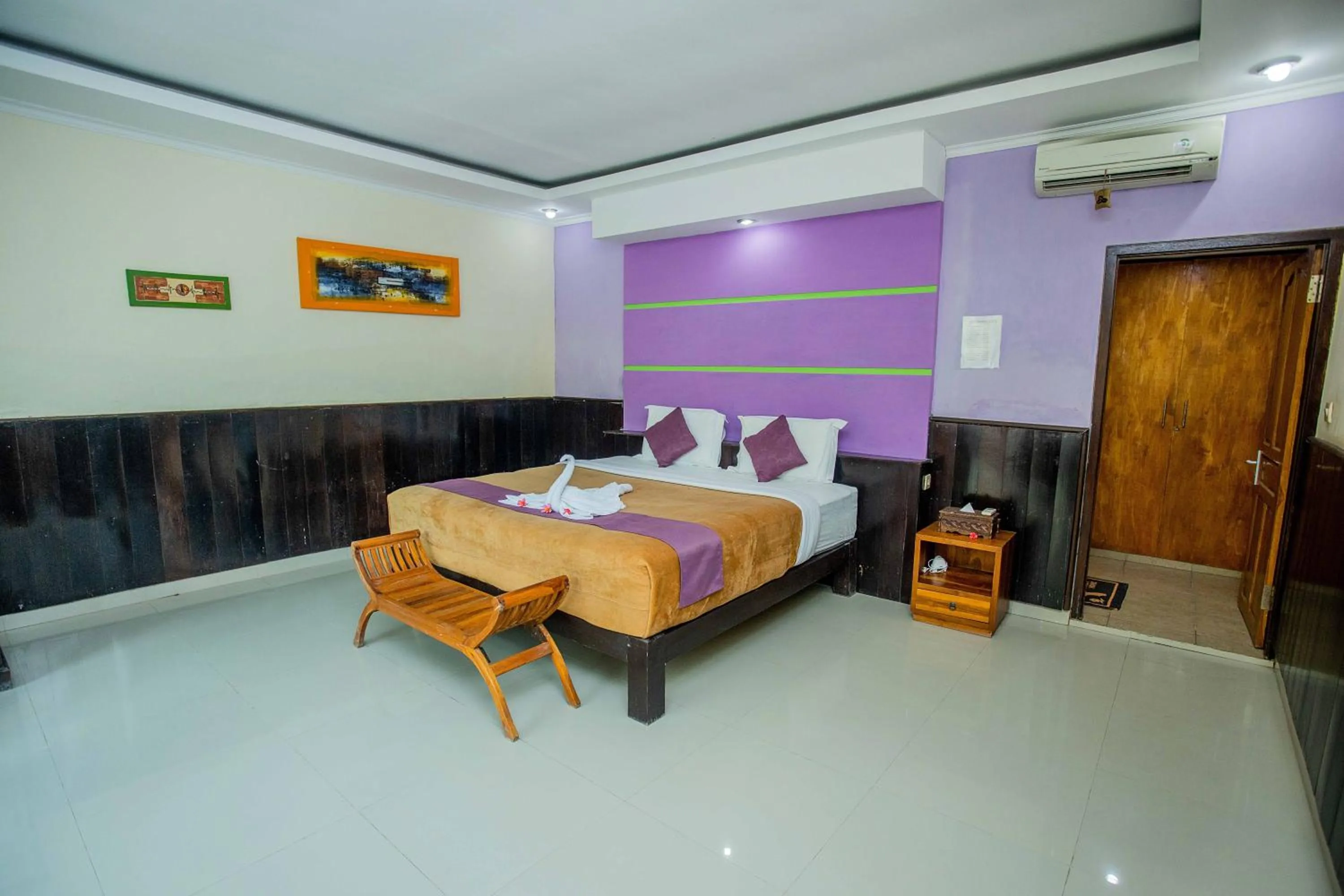 Bed in The Tanis Beach Resort Nusa Lembongan