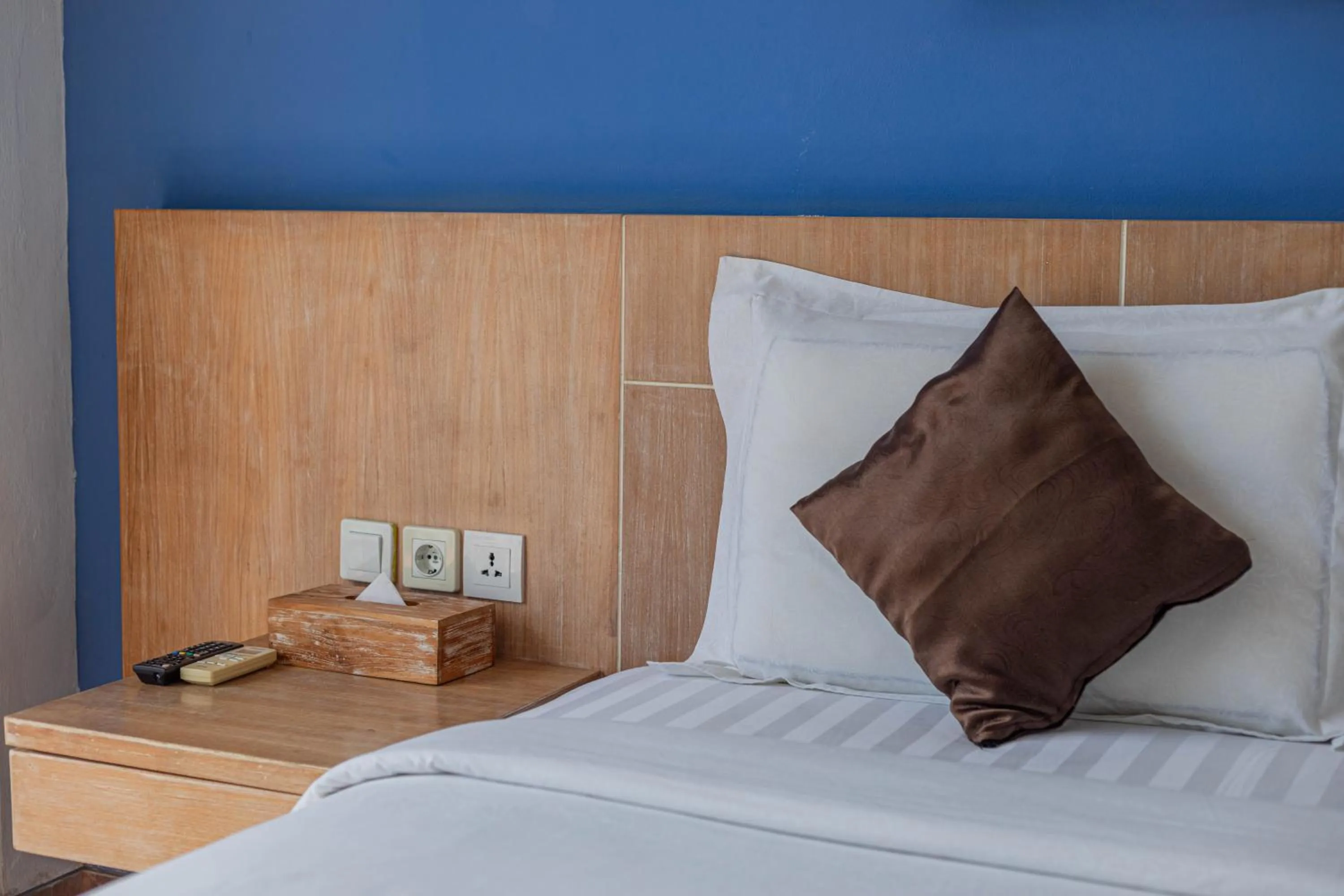 Bed in The Tanis Beach Resort Nusa Lembongan