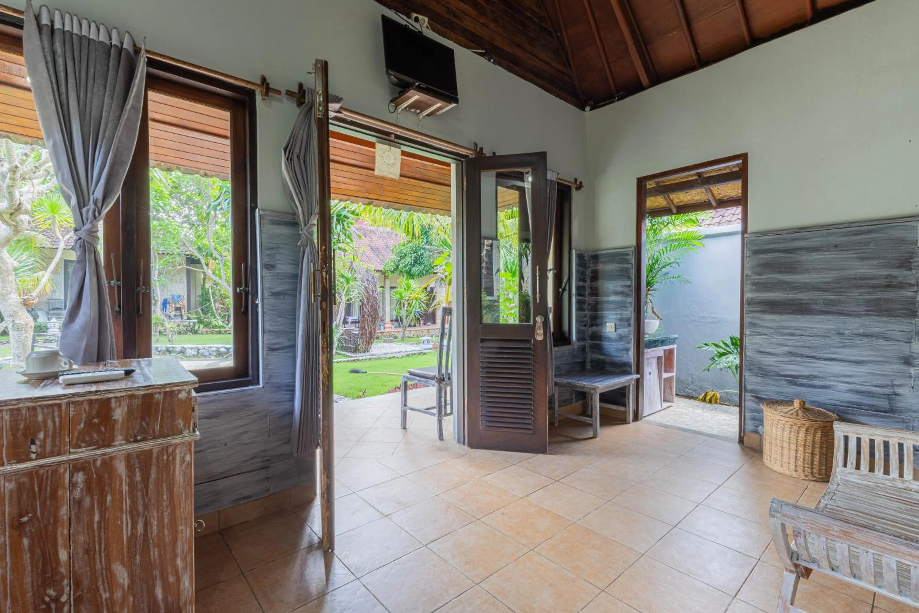 Living room in The Tanis Beach Resort Nusa Lembongan
