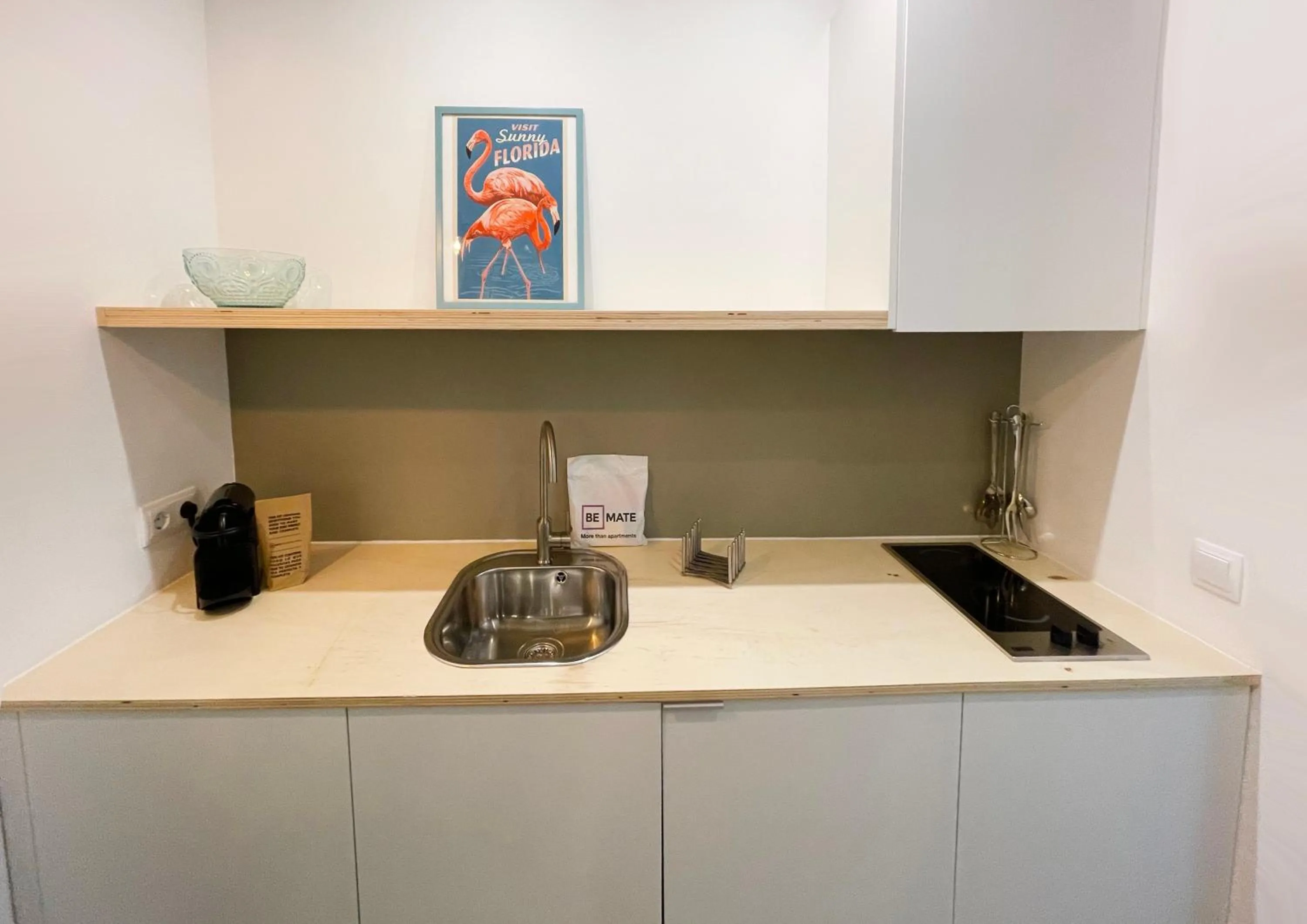 Kitchen or kitchenette in Be Mate Gran Vía Suites