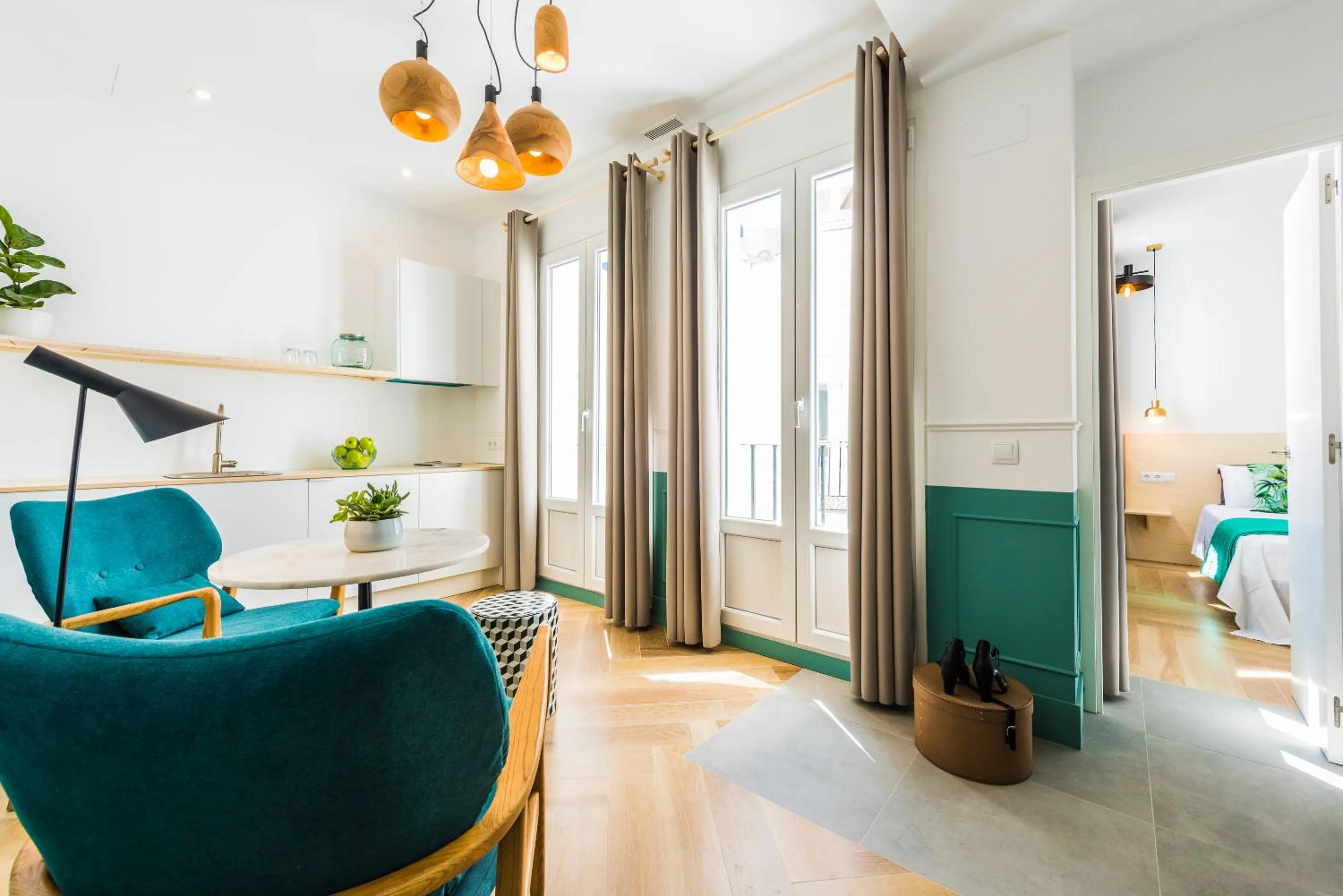 Kitchen or kitchenette in Be Mate Gran Vía Suites