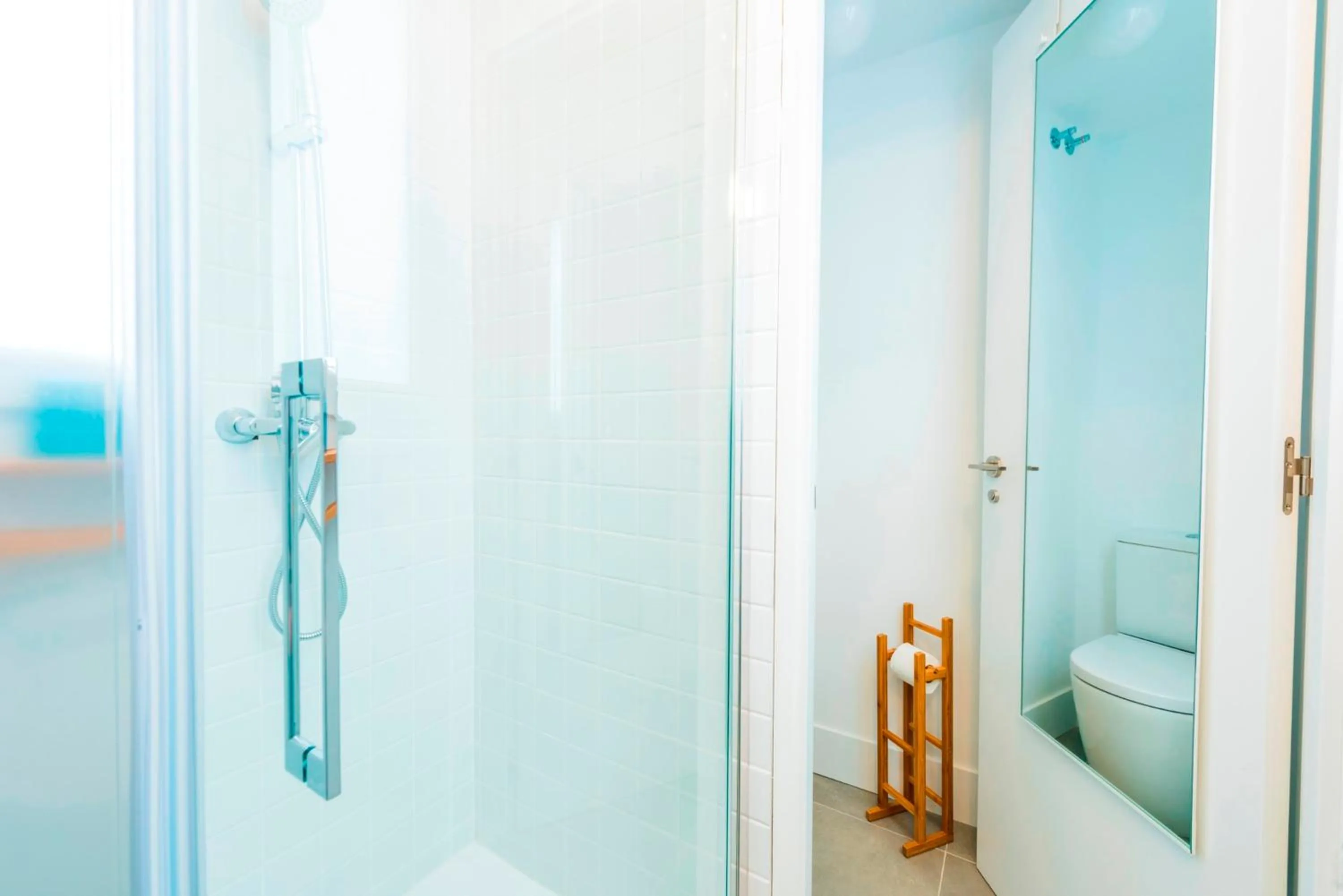 Shower in Be Mate Gran Vía Suites